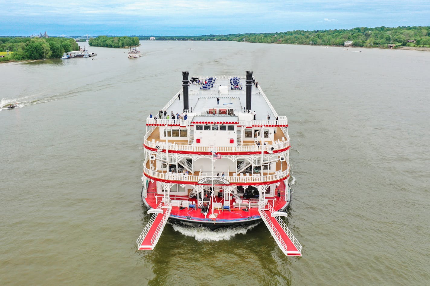 The American Countess cruise ship.