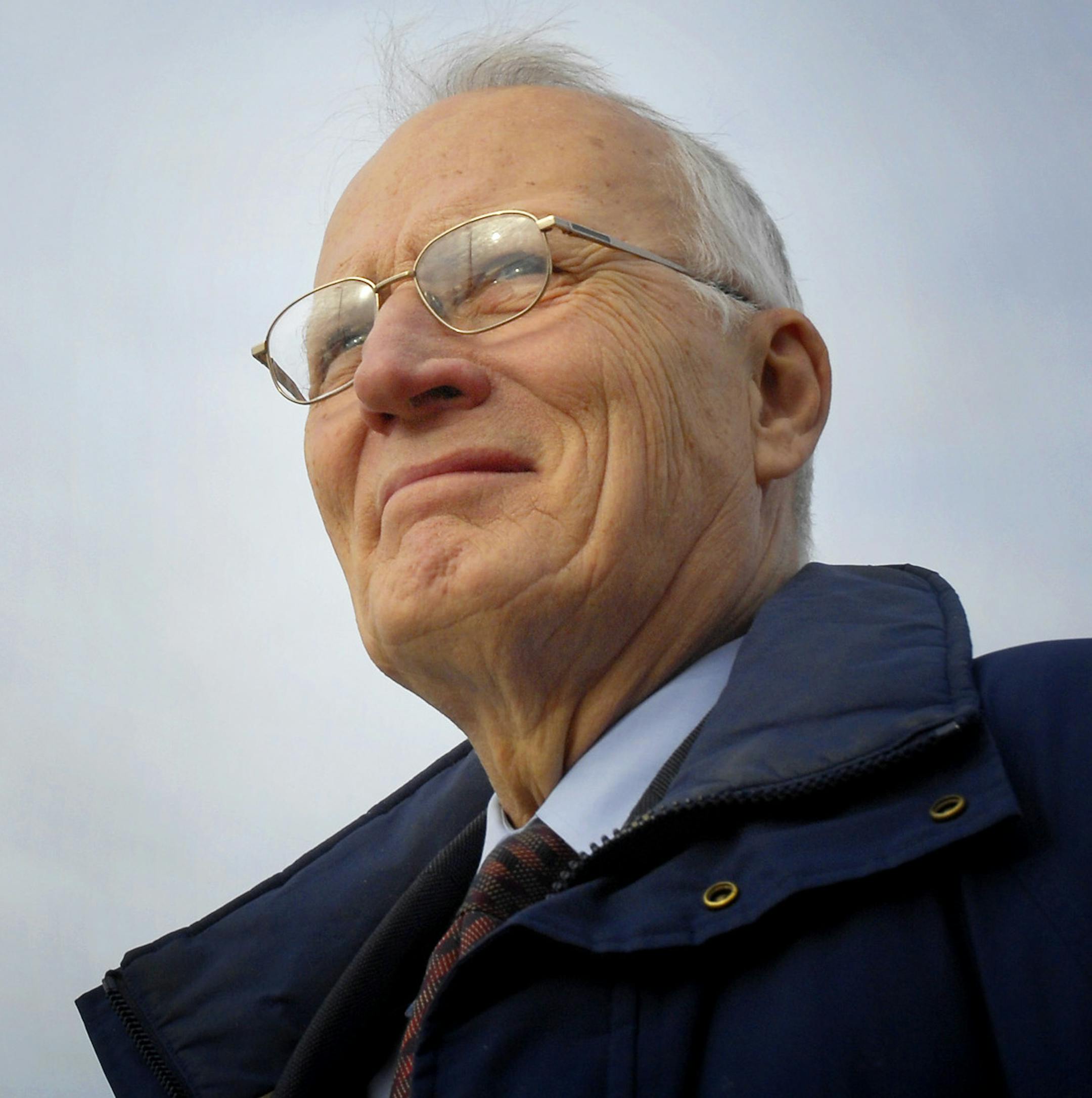 GLEN STUBBE • gstubbe@startribune.com
Monday, February 12, 2007 -- Brooklyn Center, Minn. -- Sen David Durenberger, chair of the National Institute of Health Policy spoke Monday to the American Society for Quality about the interplay between technological innovation, market forces, the role of government and rising health care costs.