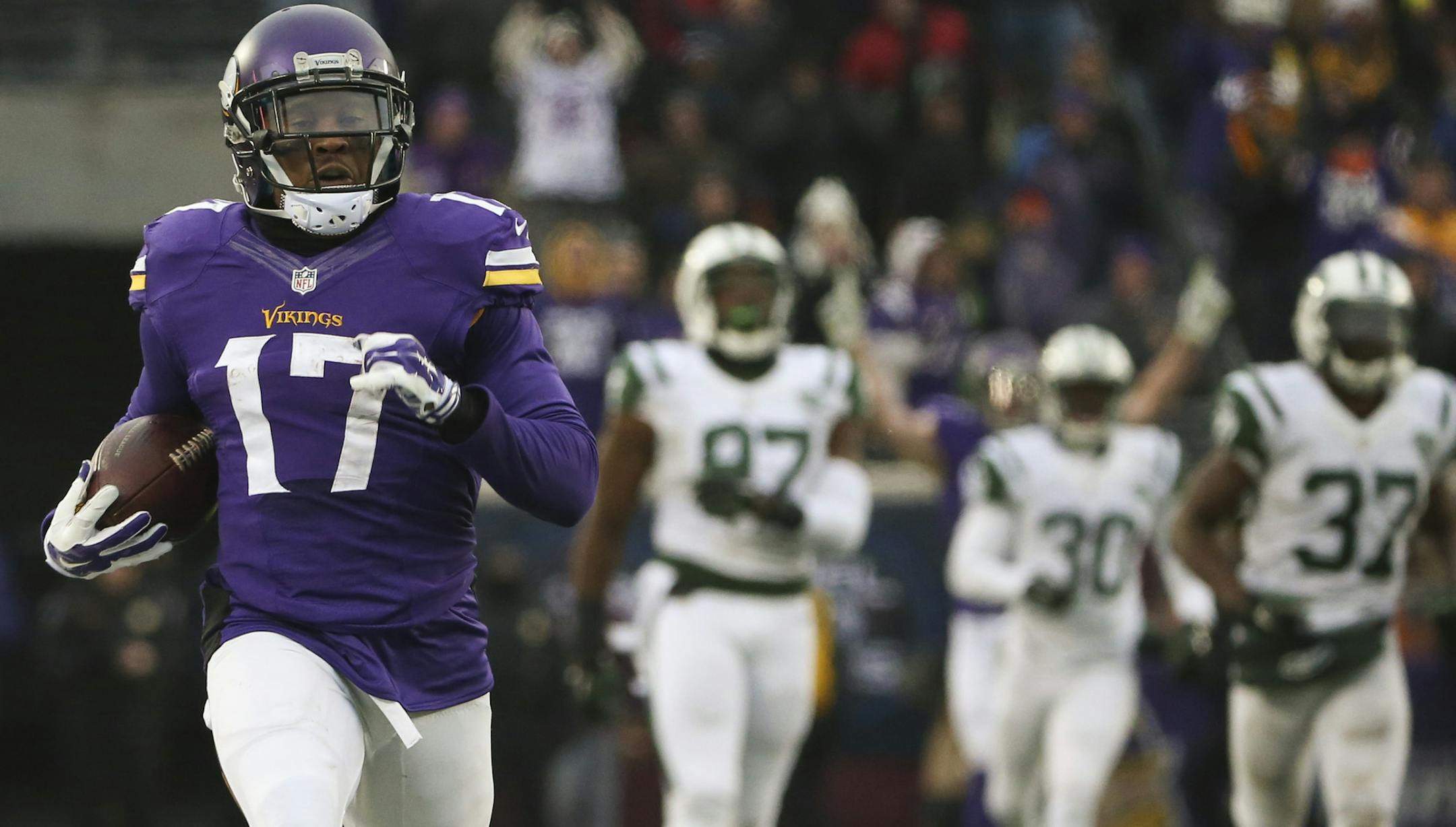 Minnesota Vikings wide receiver Jarius Wright (17) went 87 yards after catching a pass in overtime to give the Vikings an overtime touchdown Sunday afternoon. ] JEFF WHEELER ‚Ä¢ jeff.wheeler@startribune.com The Minnesota Vikings beat the New York Jets 30-24 in overtime in an NFL football game Sunday afternoon, December 7, 2014 at TCF Bank Stadium in Minneapolis.