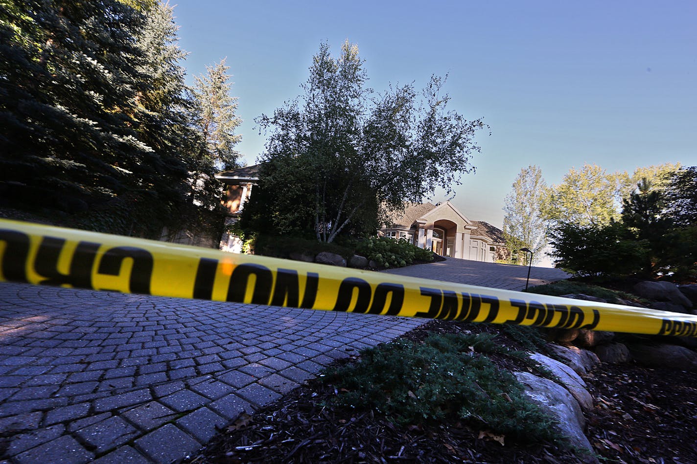 The scene was quiet Friday morning, where five family members were found inside a home at 20975 Channel Drive in Greenwood. ] JIM GEHRZ &#x2022; james.gehrz@startribune.com / Greenwood, MN / September 11, 2015 / 8:00 AM BACKGROUND INFORMATION: Apparent multiple murder-suicide at home in Greenwood. ORG XMIT: MIN1509111233240071