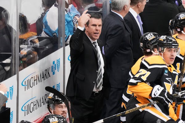 Penguins coach Mike Sullivan pulled goalie Casey DeSmith for an extra attacker late in Tuesday’s 5-2 loss to Toronto.