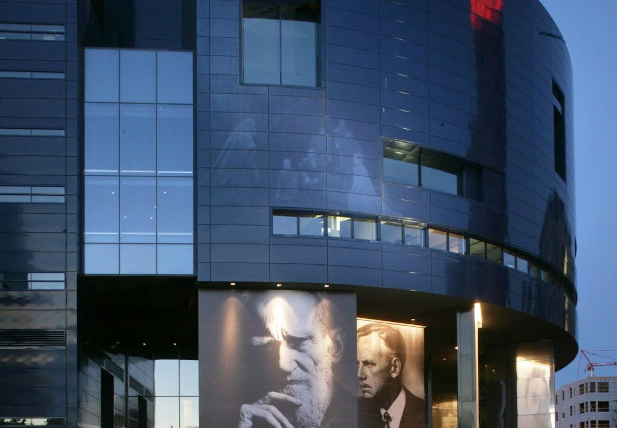 Joel Koyamaïjkoyama@startribune.com River and north side of the new Guthrie Theatre. ORG XMIT: MIN2013031112170935