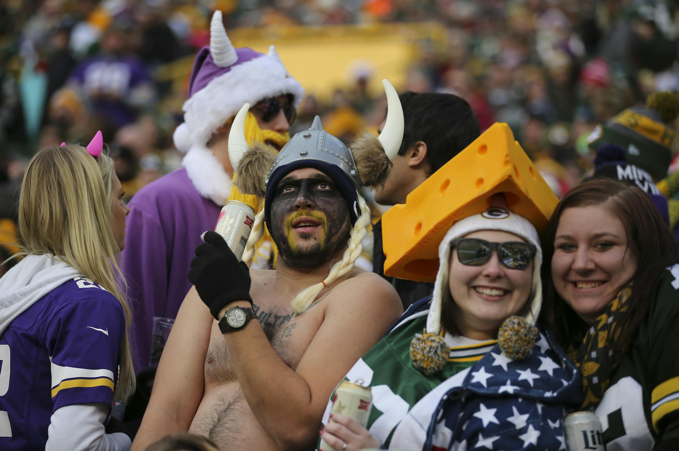 David Lester, a Vikings fan from Phoenix, AZ, went shirtless for much of the game. ] JEFF WHEELER ï jeff.wheeler@startribune.com The Vikings lost 38-25 to the Green Bay Packers in an NFL football game Saturday afternoon, December 24th, 2016 at Lambeau Field in Green Bay, WI.