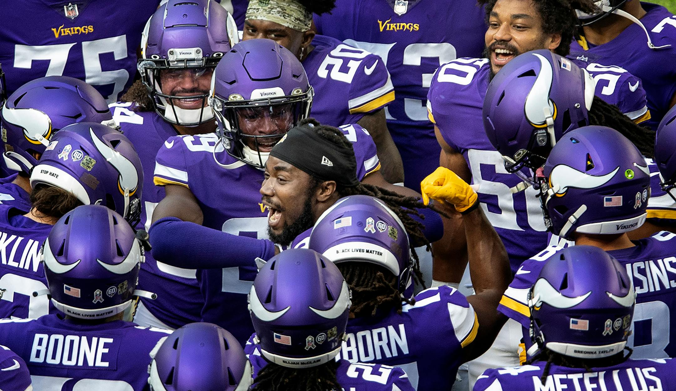 Minnesota Vikings running back Dalvin Cook (33) spoke to teammates after pregame warm ups.