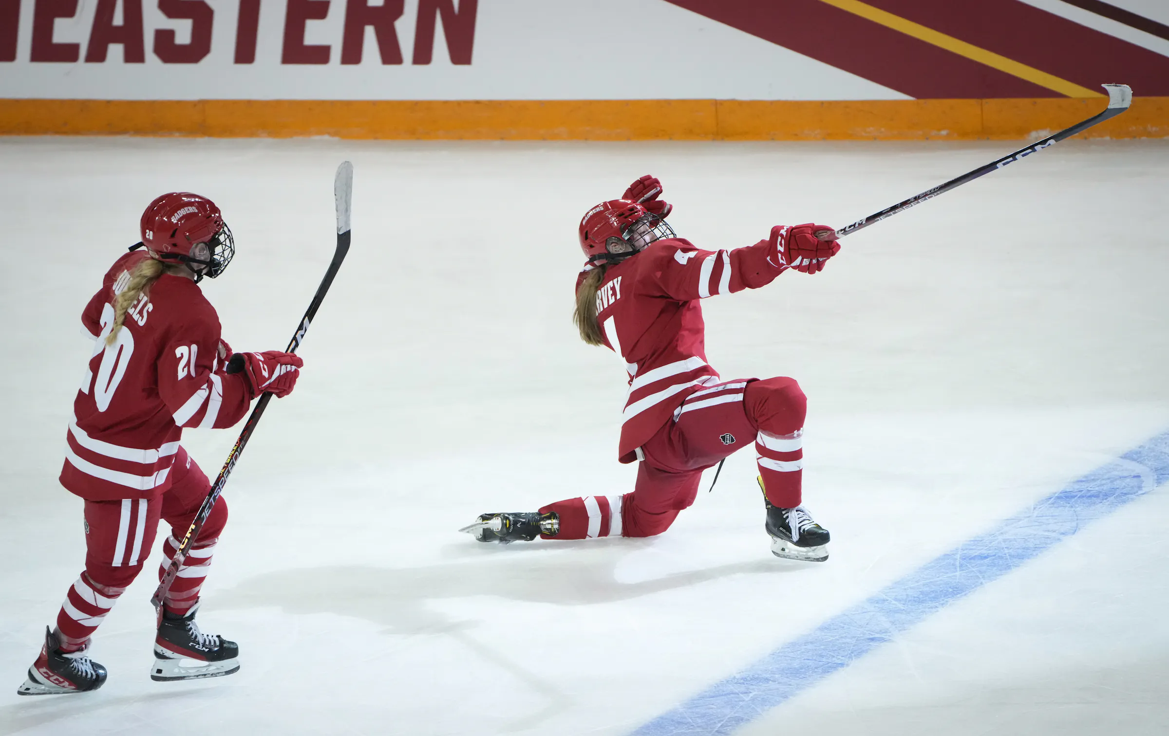 Badgers edge Gophers in overtime of women's Frozen Four semifinals