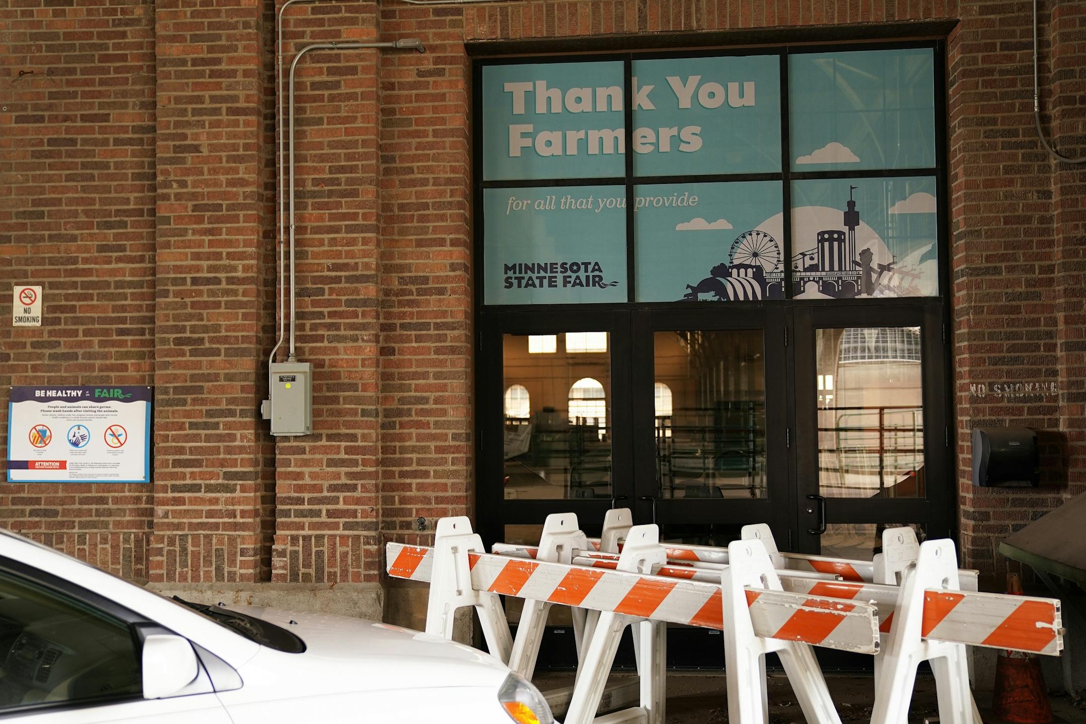 A sign thanking farmers hung Thursday.