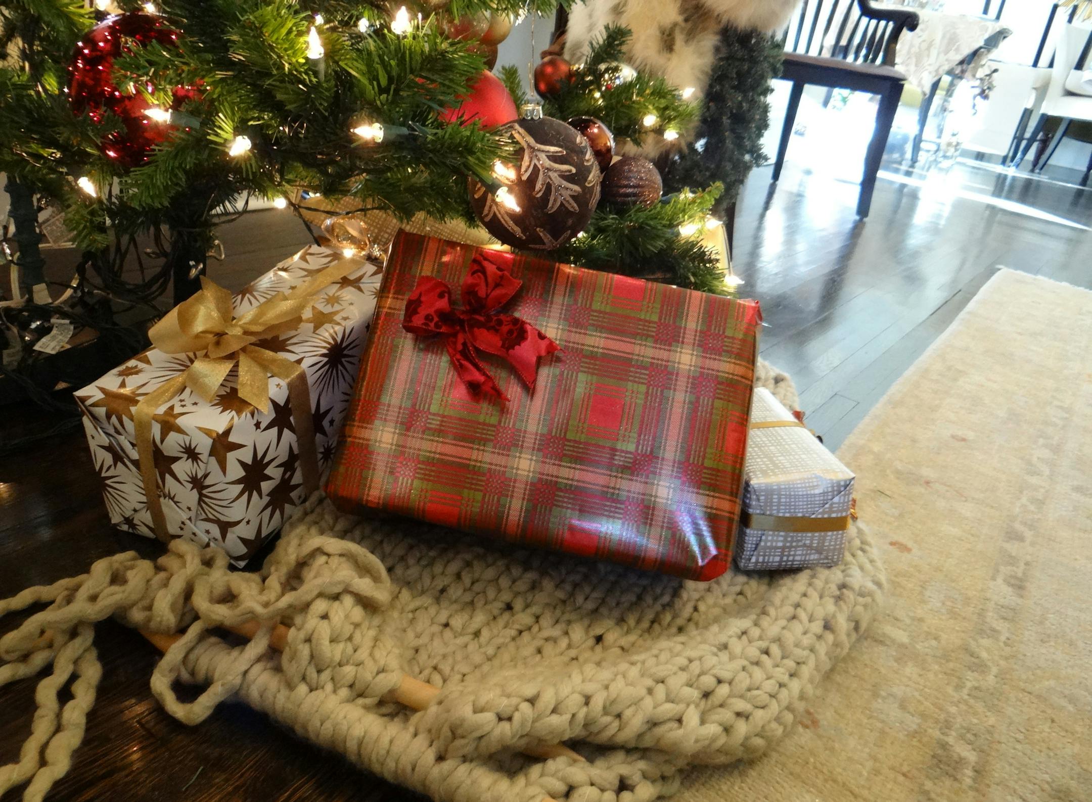 Holiday, hand-knit tree skirt, bourbon room