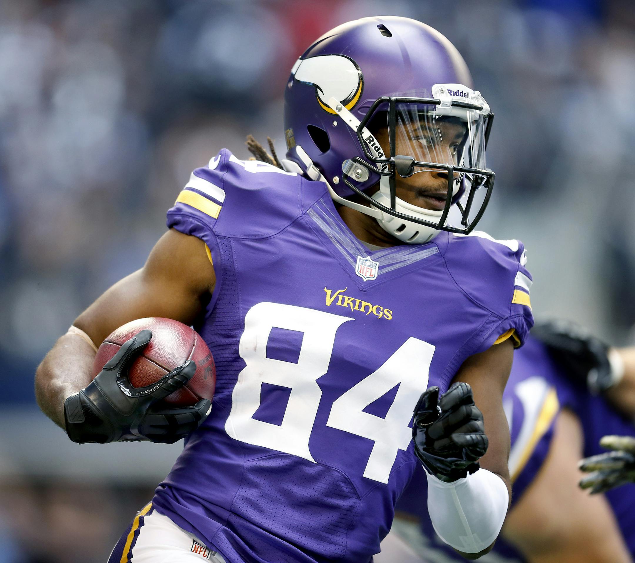 Vikings kick returner Cordarrelle Patterson (84) retuned a kick off in the first quarter.Dallas beat Minnesota by a final score of 27-23. ] CARLOS GONZALEZ cgonzalez@startribune.com November 3, 2013, NFL, Arlington, TX, AT&T Stadium, Minnesota Vikings vs. Dallas Cowboys ORG XMIT: MIN1311031618196901