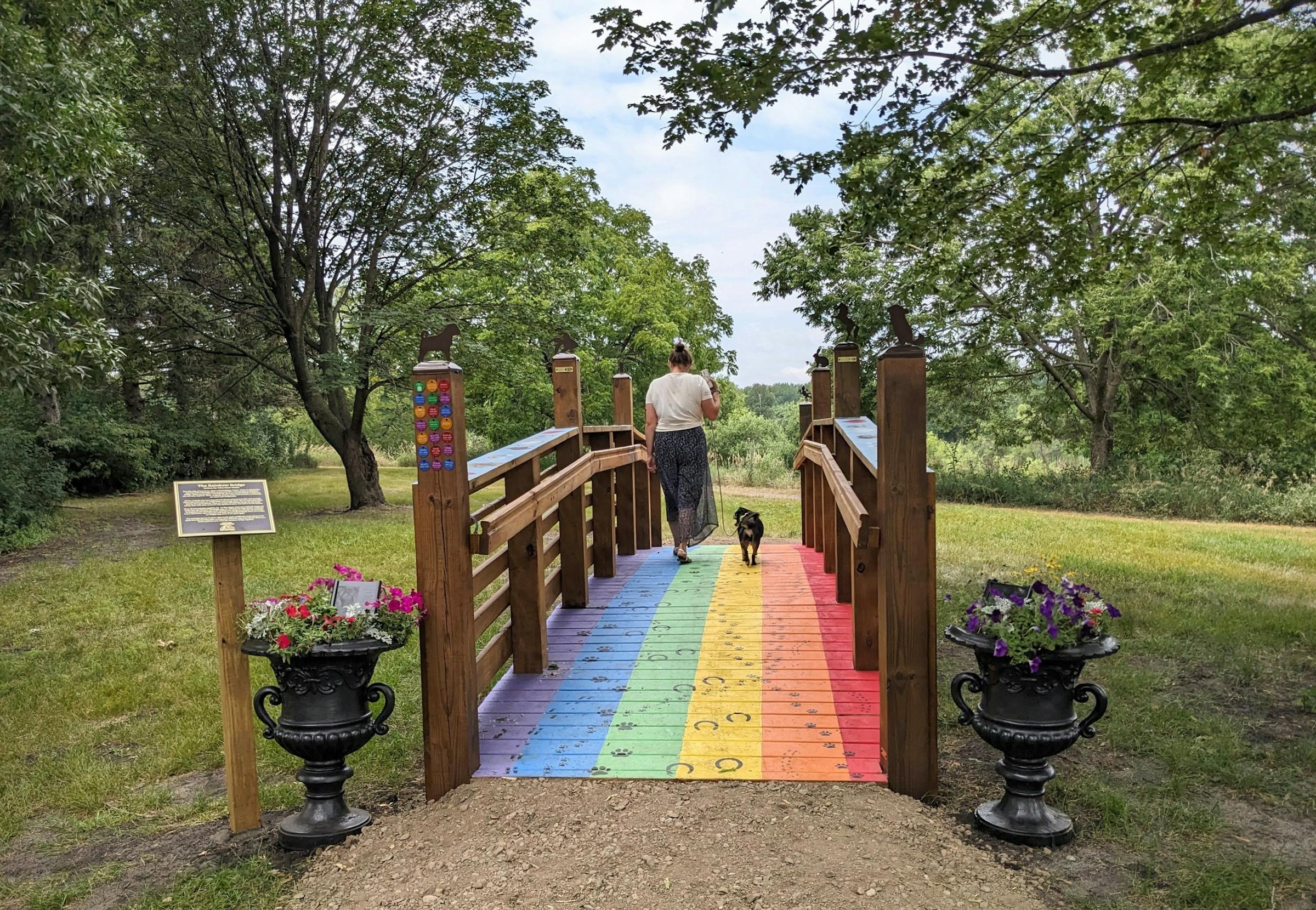 Rainbow bridge offers central Minnesota mourners a place to grieve their pets