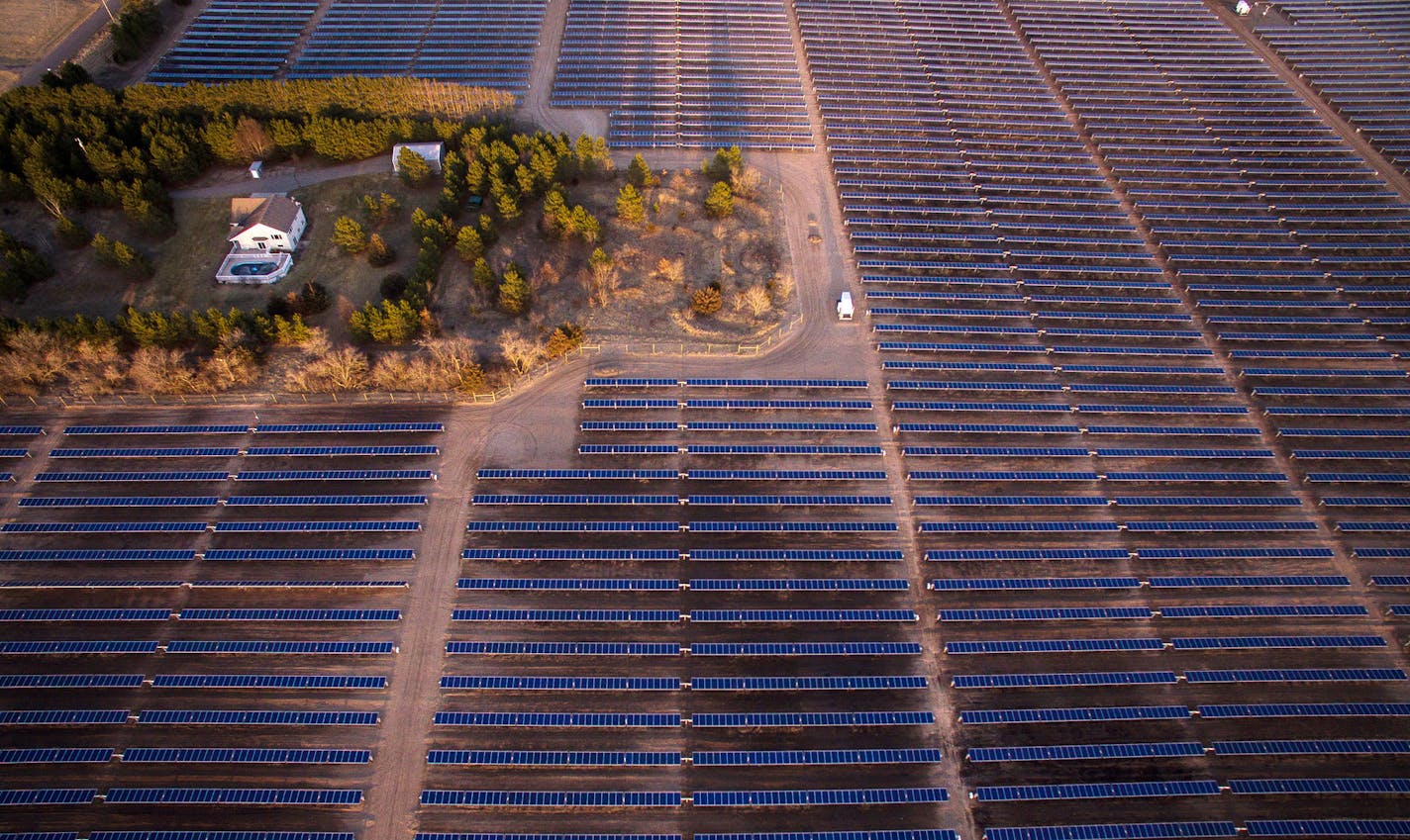 The solar farm in North Branch, Minn. ] AARON LAVINSKY ï aaron.lavinsky@startribune.com Localization of Trump killing the Clean Power Plan. We photograph the solar farm in North Branch on Tuesday, March 28, 2017 in North Branch, Minn. ORG XMIT: MIN1703281923180434 ORG XMIT: MIN1703282135570477