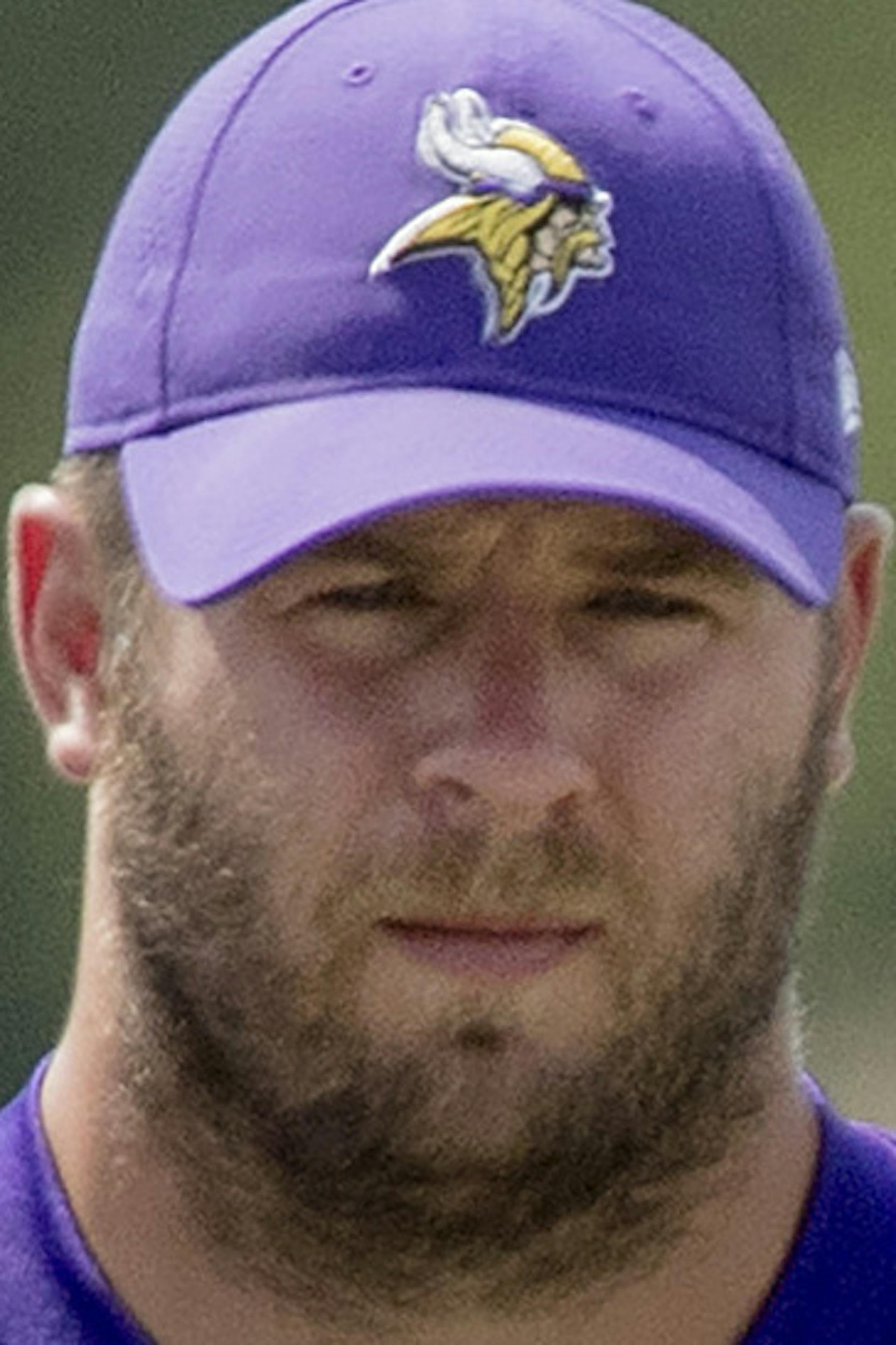 Minnesota Vikings tackle Riley Reiff (71) watched teammates stretch out during the afternoon practice. ] CARLOS GONZALEZ &#xef; cgonzalez@startribune.com - July 31, 2017, Mankato, MN, Minnesota State University Mankato, Minnesota Vikings Training Camp, NFL