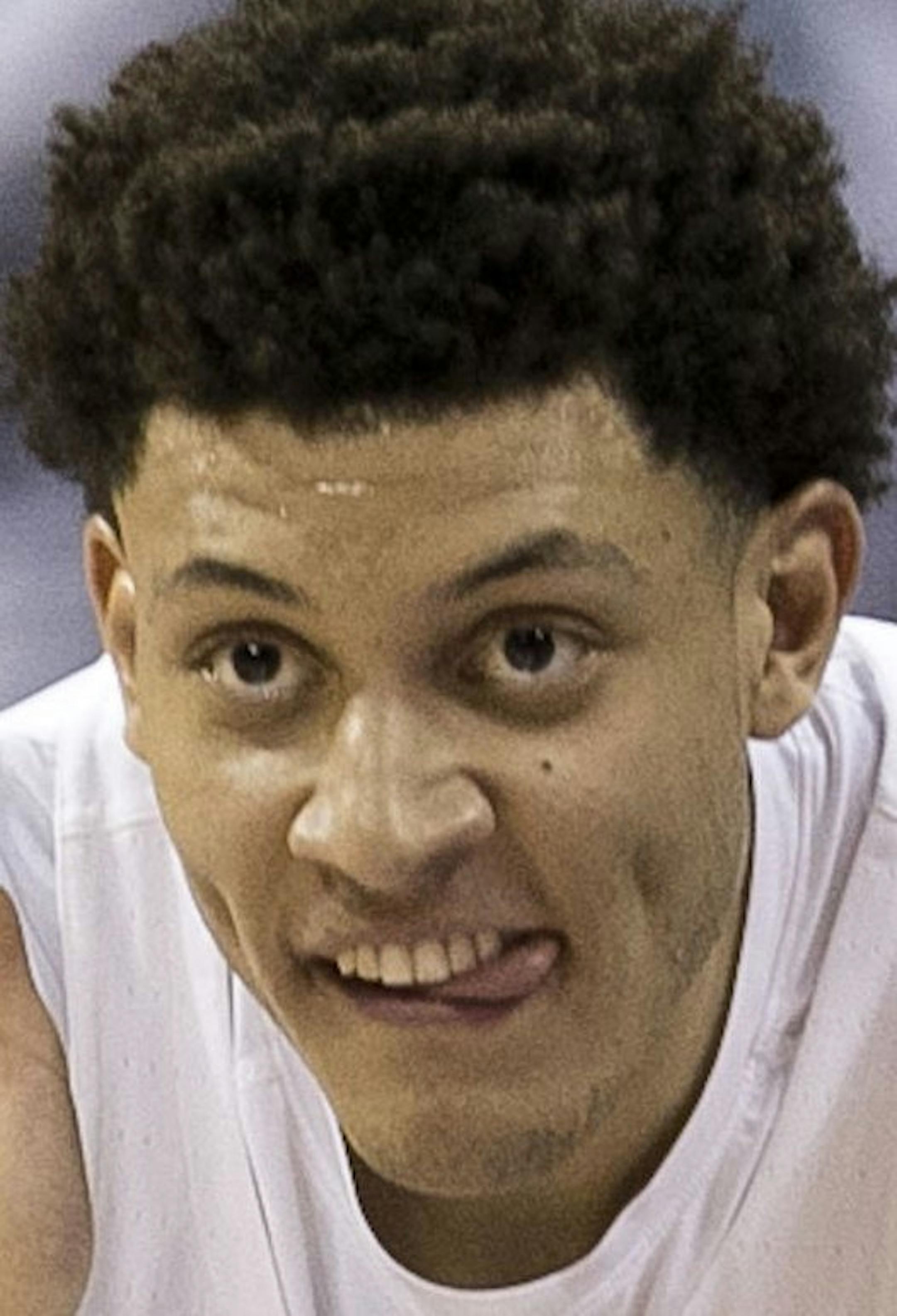 North Carolina's Justin Jackson (44) applauds an early North Carolina lead during the first half against Butler in the NCAA Tournament South Regional semifinal at FedExForum in Memphis, Tenn., on Friday, March 24, 2017. UNC advanced, 92-80. (Robert Willett/Raleigh News & Observer/TNS) ORG XMIT: 1199534