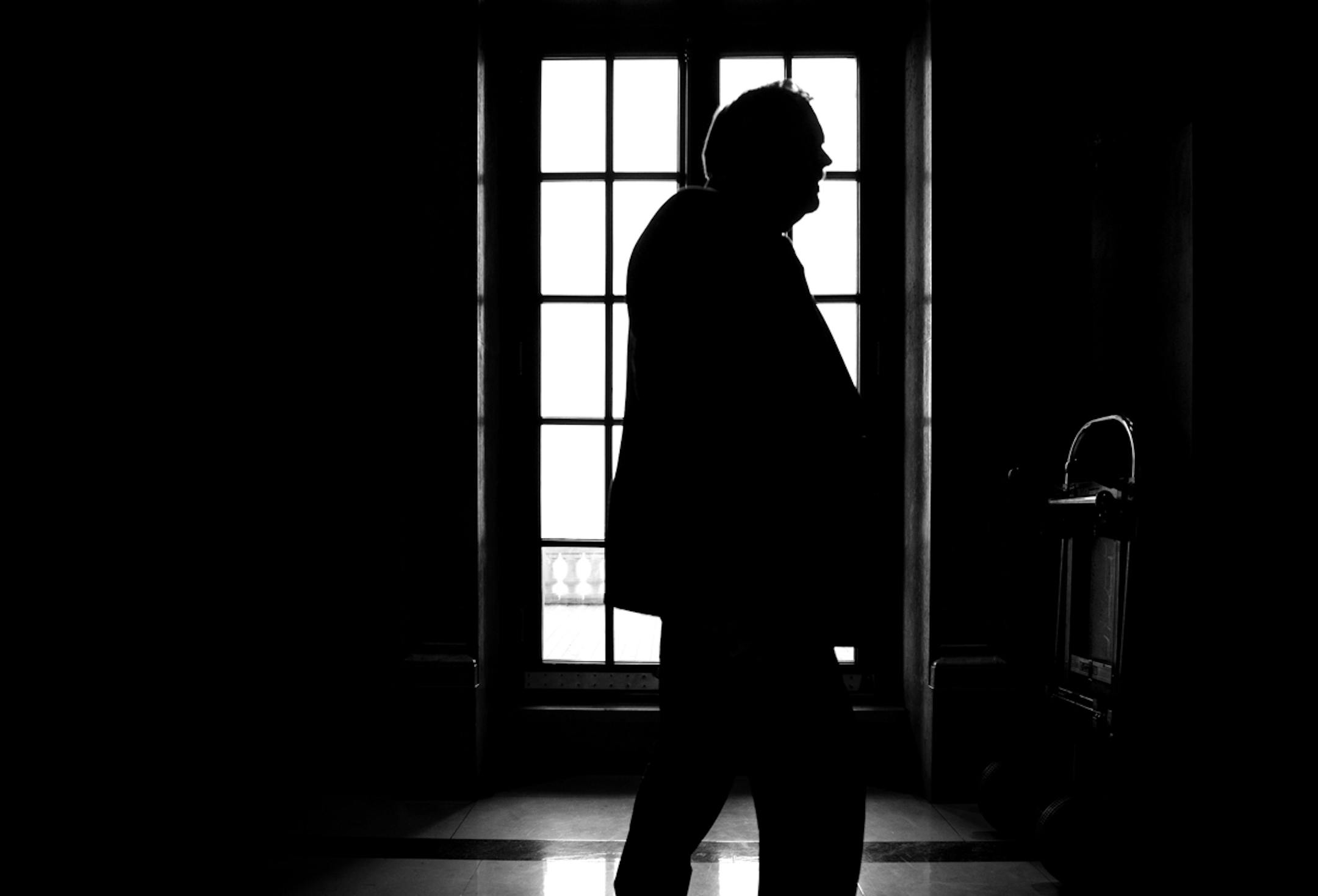Senate Majority Leader Tom Bakk walked through the Capitol hallways to start the day's session. ] GLEN STUBBE * gstubbe@startribune.com Monday, March 31, 2014.