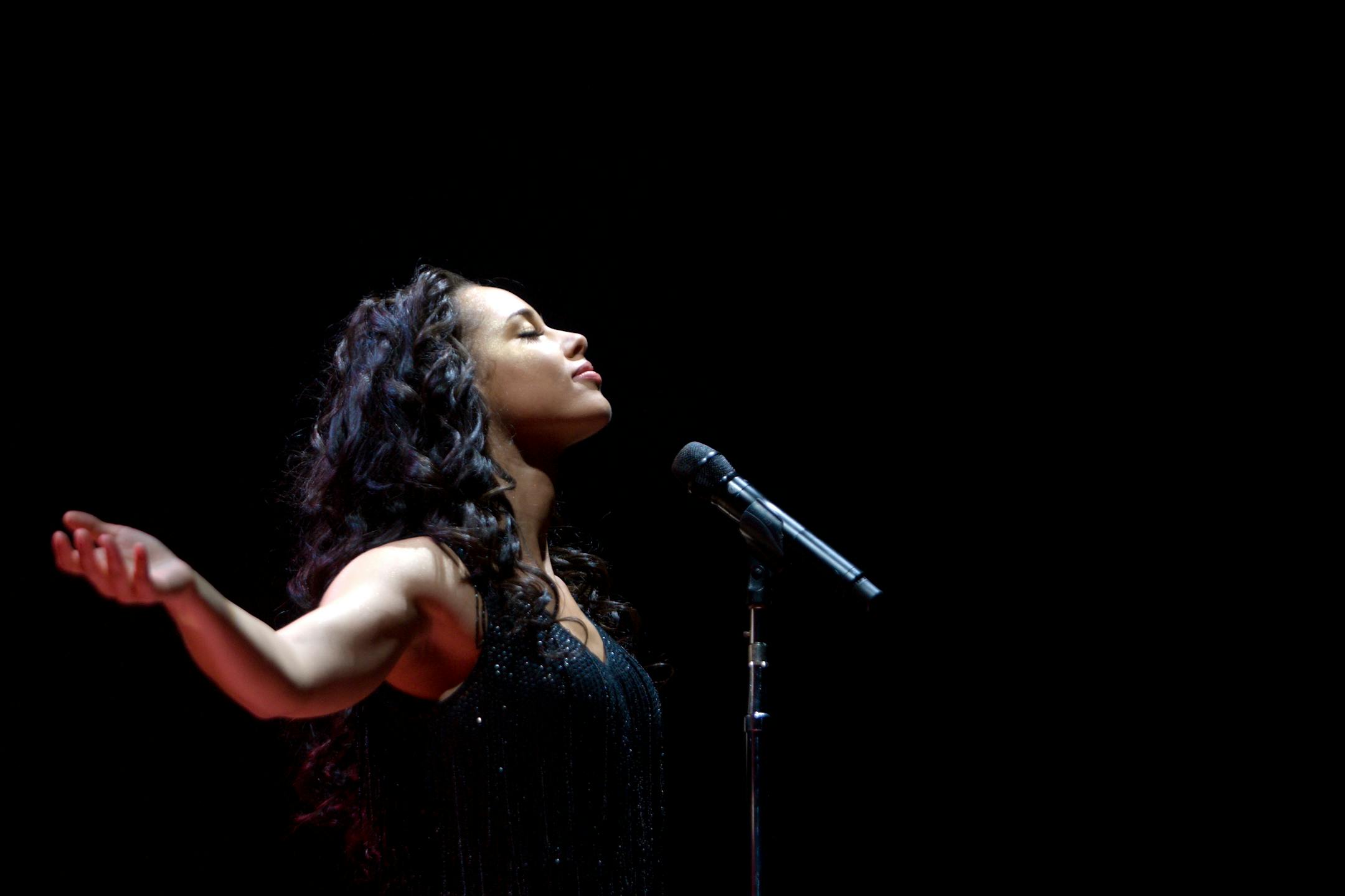 U.S. singer Alicia Keys performs in Oslo, Norway, Tuesday, March 11, 2008.