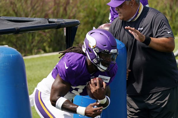 Minnesota Vikings running back Dalvin Cook (33) ran a drill during practice Friday. ] ANTHONY SOUFFLE • anthony.souffle@startribune.com The Minnesot