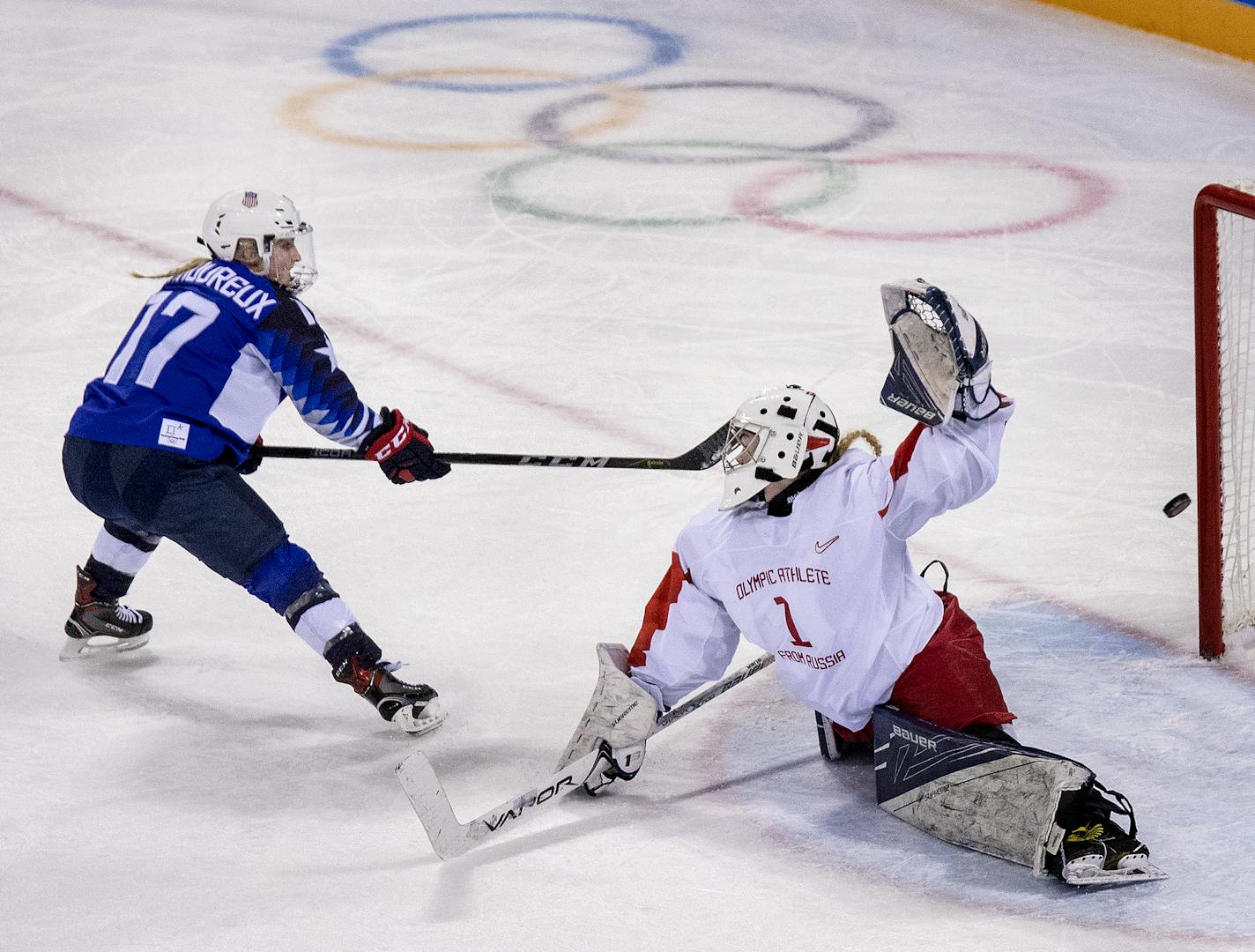 Jocelyne Lamoureux-Davidson (17) shot the puck past Goalie Valeria Tarakanova (1) for a goal in the second period. ] CARLOS GONZALEZ &#xa5; cgonzalez@startribune.com - February 13, 2018, South Korea, 2018 Pyeongchang Winter Olympics, Hockey USA vs. Olympic Athlete from Russia