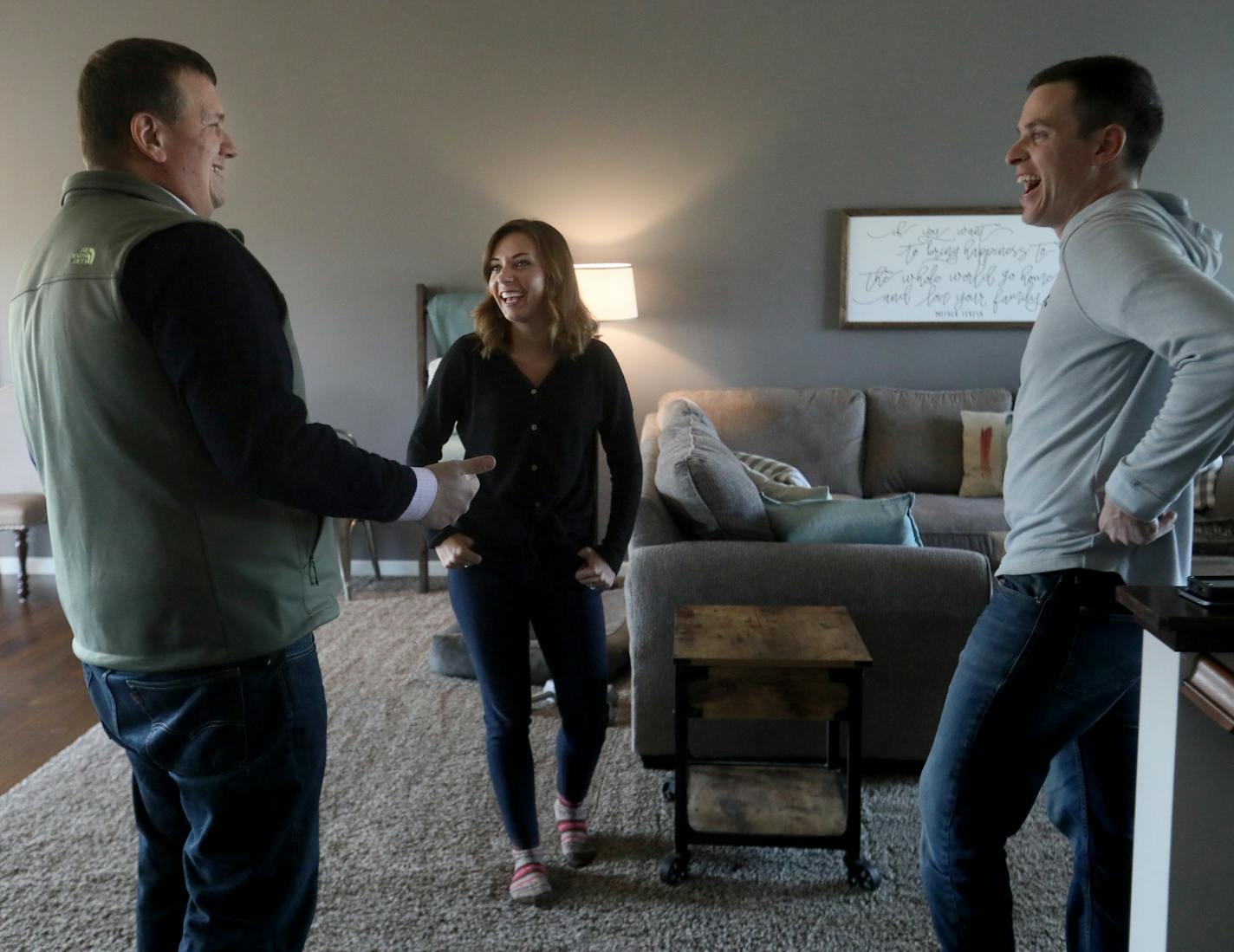 Real estate agent William Huffman of Remax Results, left, walked through the pending home sale of Kayla and Matt Dutton of Ostego Friday, Oct. 12, 2018, as they calculated moving boxes needed to pack and move to their new home in Elk River.] DAVID JOLES &#xef; david.joles@startribune.com &#xec;Price reduced&#xee; signs are starting to crowd out &#xec;sold&#xee; signs in the Twin Cities metro, but real estate agents are not worried. Seller discounts normally increased at this time, but this year