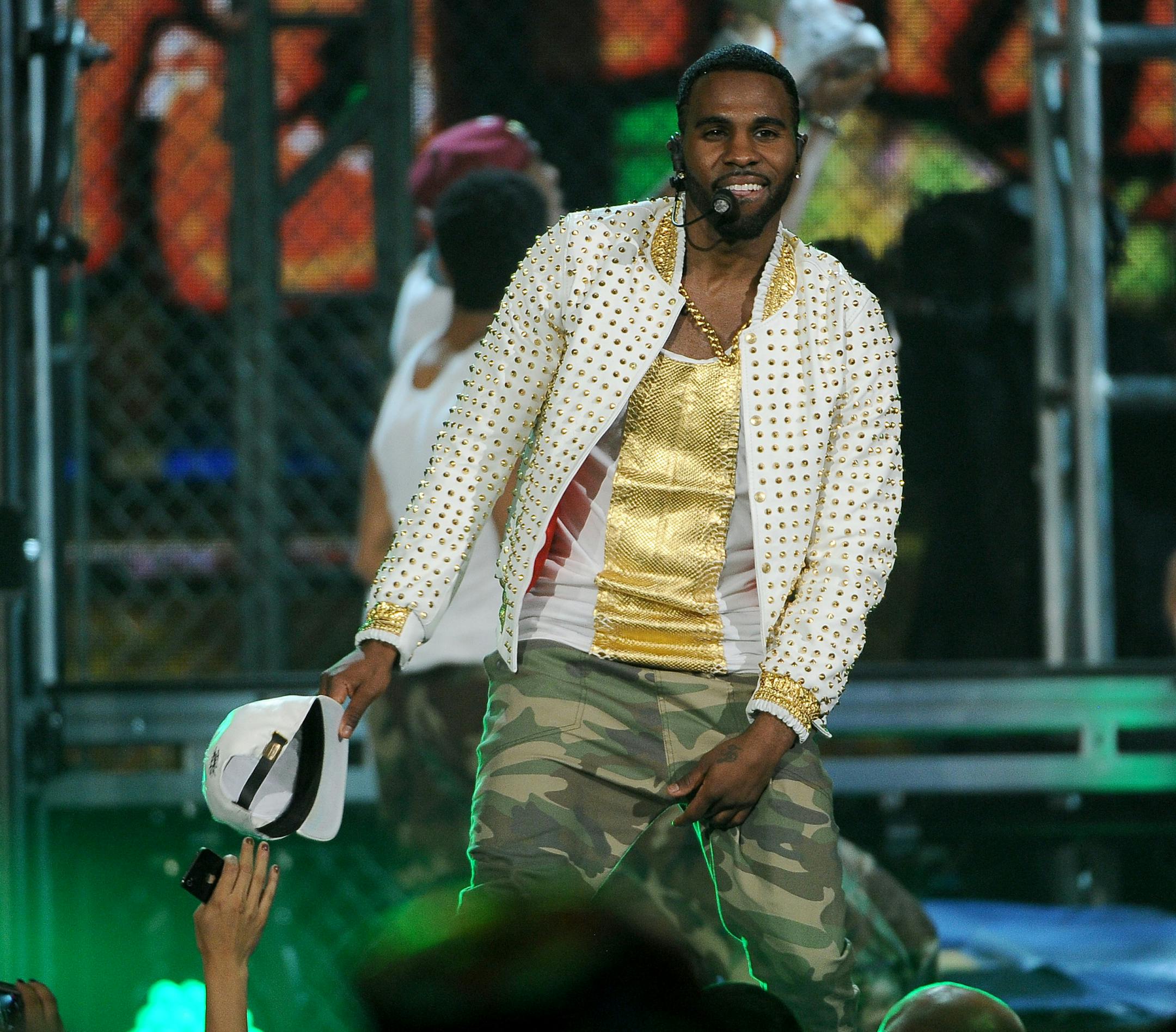 Jason Derulo performs on stage at the Billboard Music Awards at the MGM Grand Garden Arena on Sunday, May 18, 2014, in Las Vegas. (Photo by Chris Pizzello/Invision/AP) ORG XMIT: INVW