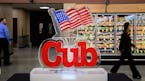 An ice sculpture at the opening of a Cub Foods in Oakdale in 2017.