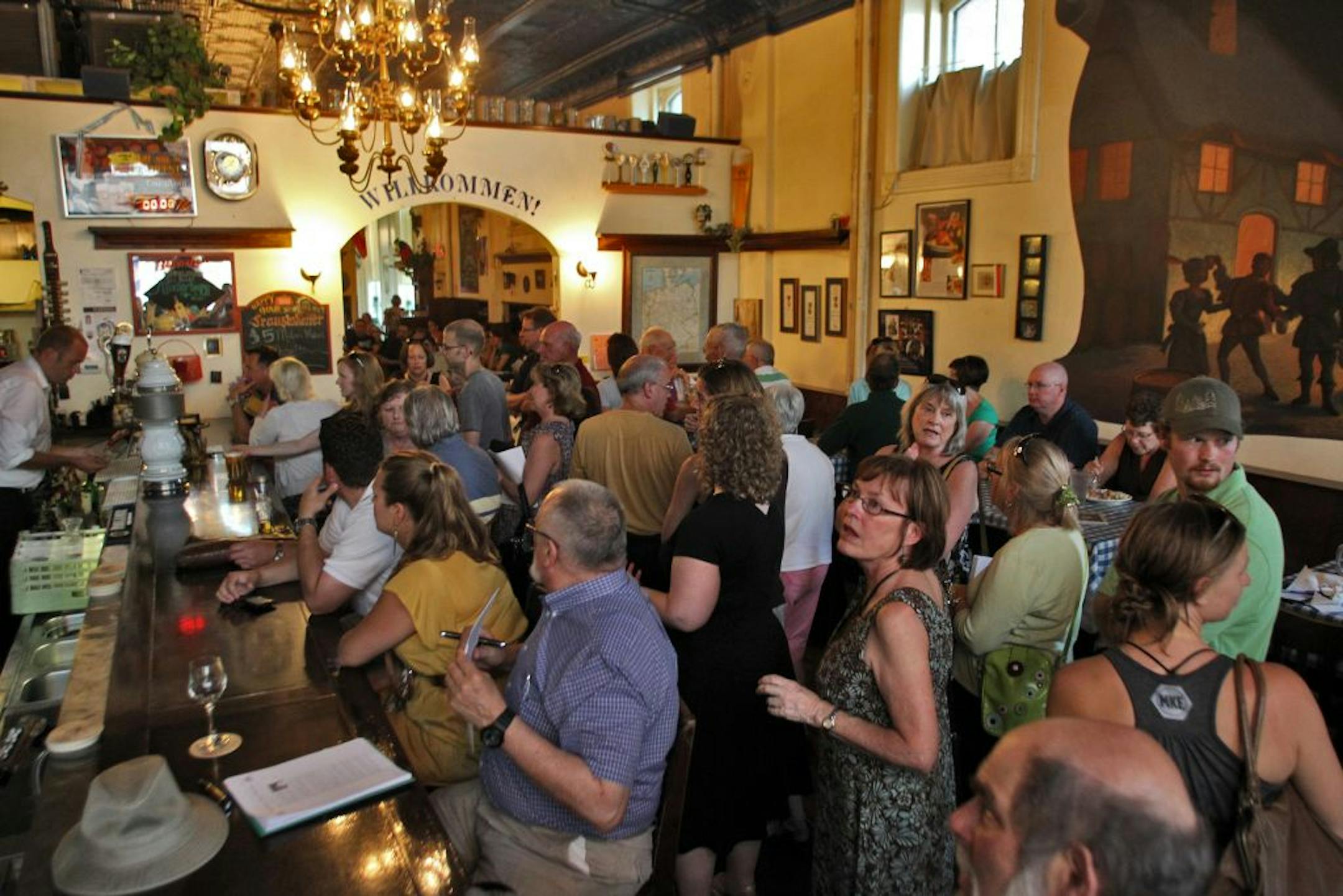 Tour goers stopped at the Glockenspiel Restaurant for refreshments.