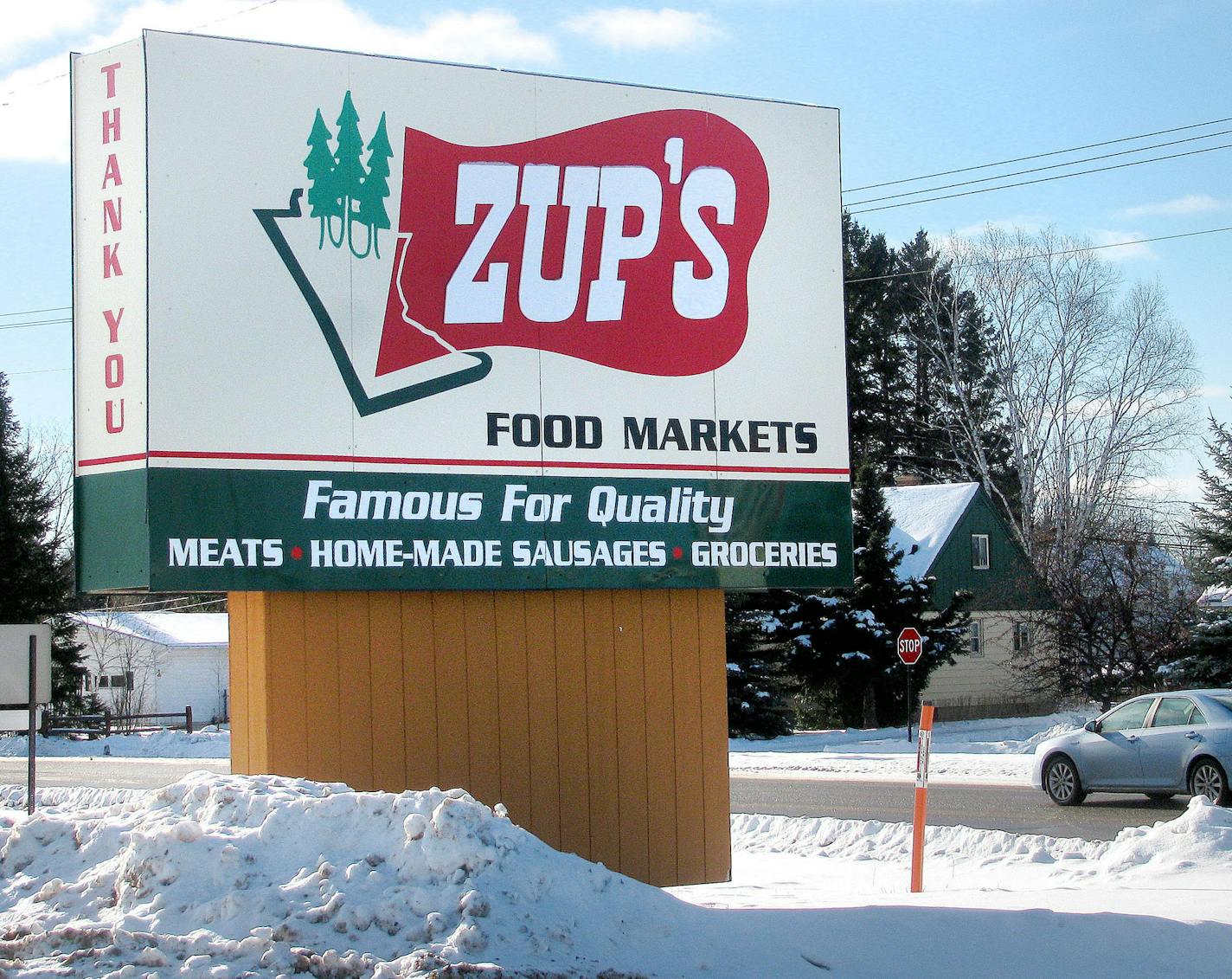 t1.15 Janna Goerdt -- goerdtZUPS01015c2 -- A sign thanks customers for shopping at the Zup's Food Market in Aurora. The store will close on Wednesday.