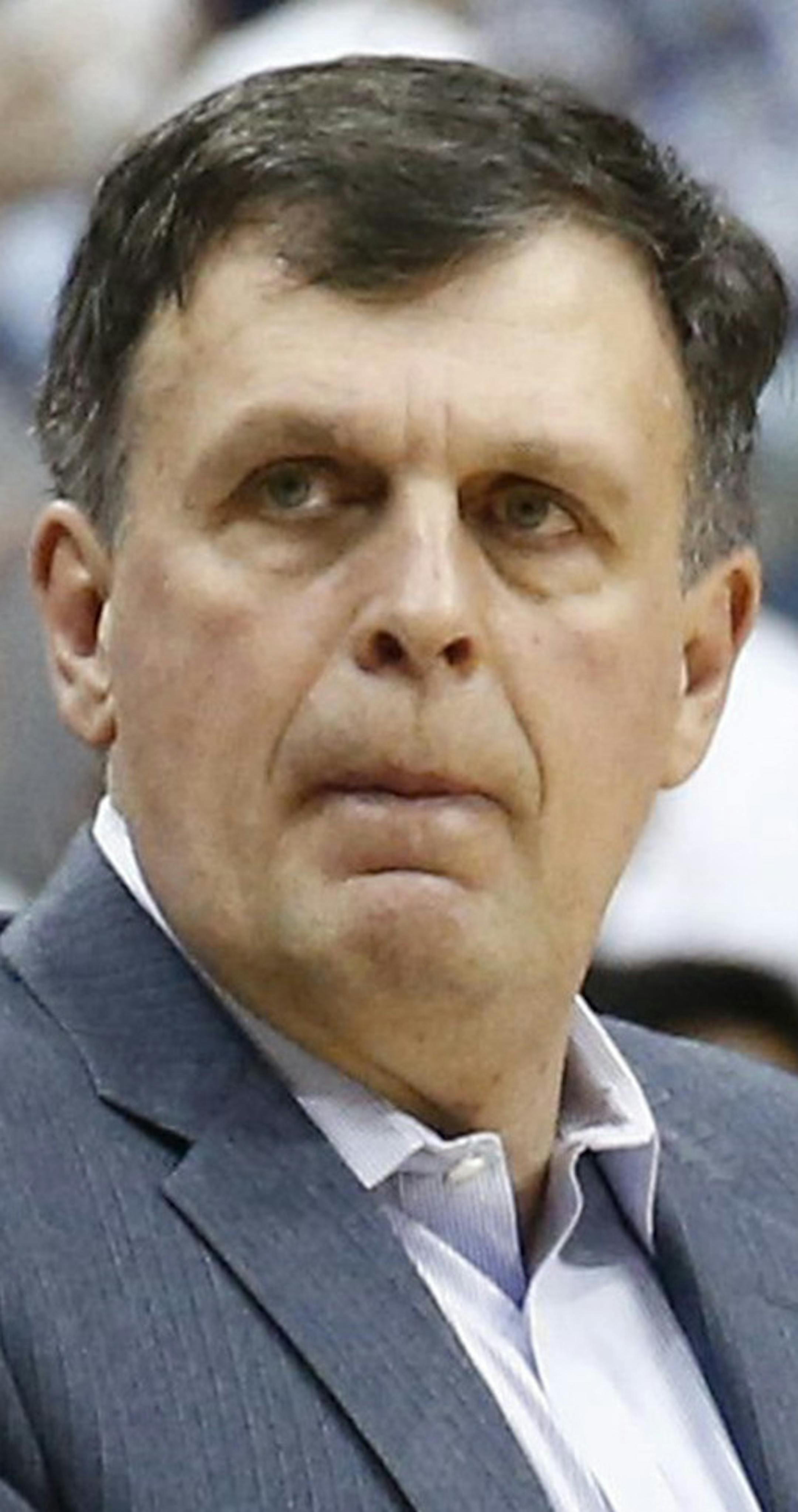 Houston Rockets head coach Kevin McHale claps after his team scored against the Dallas Mavericks during the first half on Friday, Feb. 20, 2015, at the American Airlines Center in Dallas. (Jim Cowsert/Fort Worth Star-Telegram/TNS)