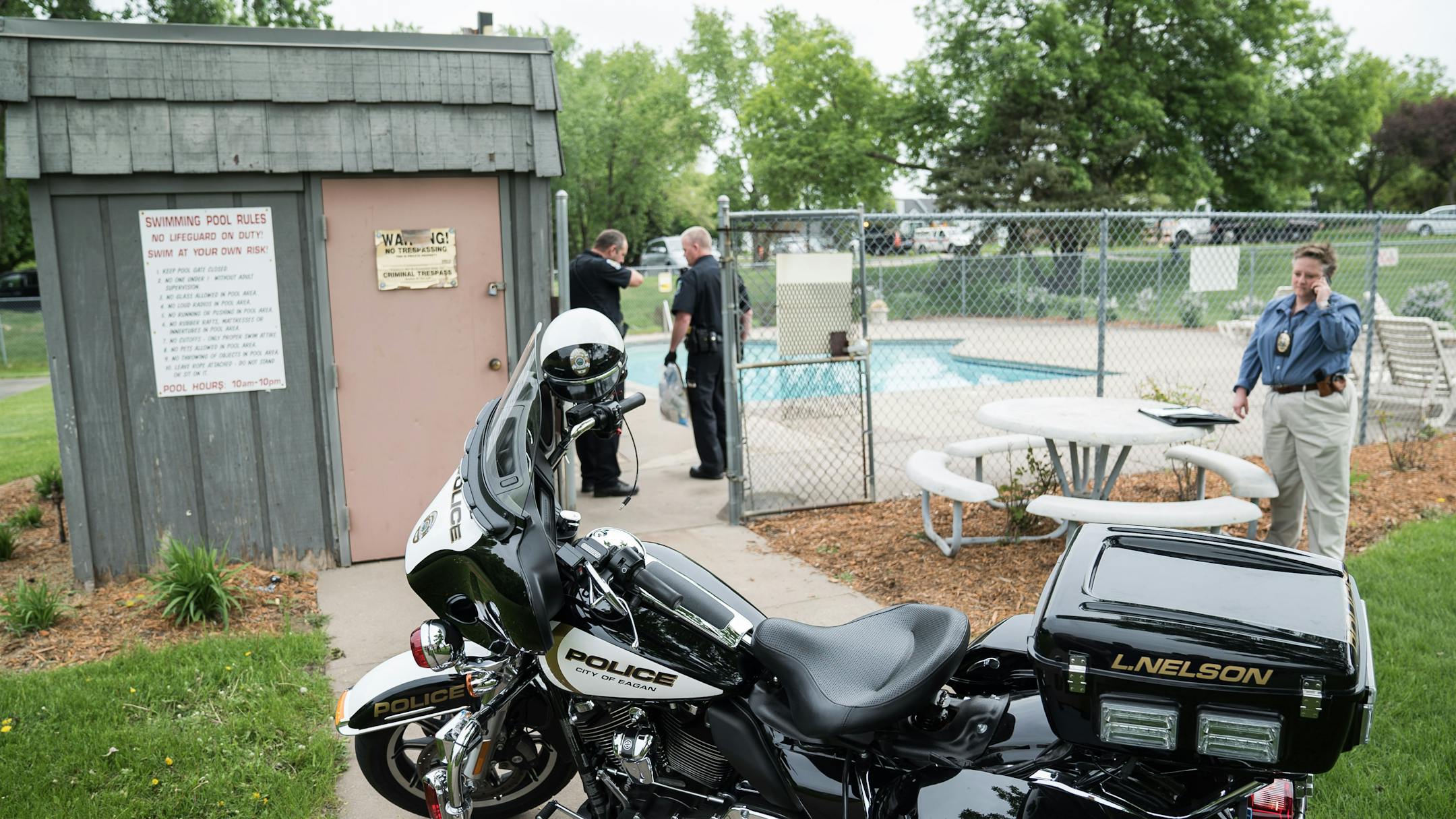 When responders got to the Foxridge Estates Apartments on Tuesday, they found a construction worker performing CPR on a 5-year-old boy near an outdoor swimming pool.