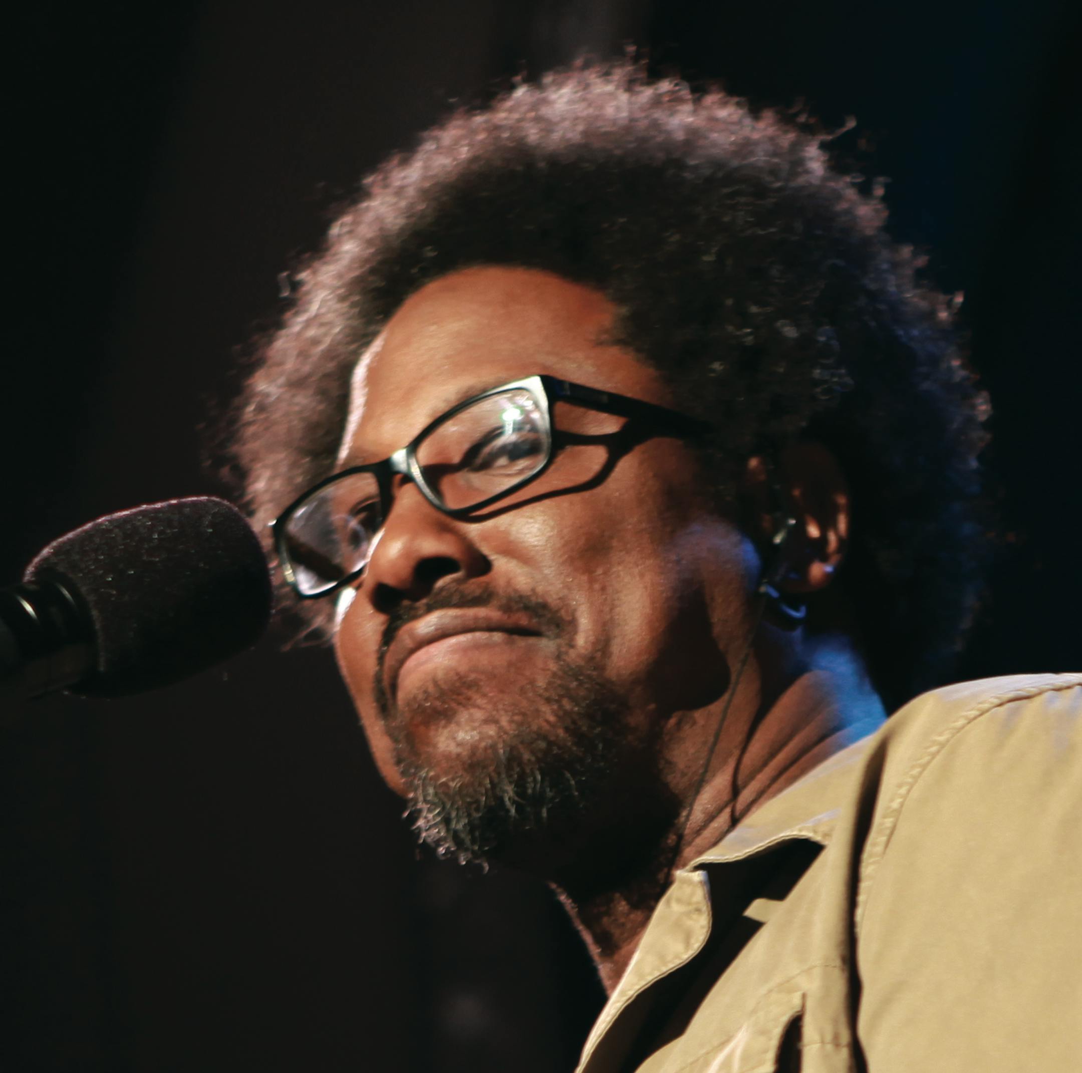 FOR USE WITH FYI_TV CONTENT ONLY. Still photo from the Showtime special presentation W. KAMAU BELL: SEMI-PROMINENT NEGRO. - Photo: Courtesy of SHOWTIME