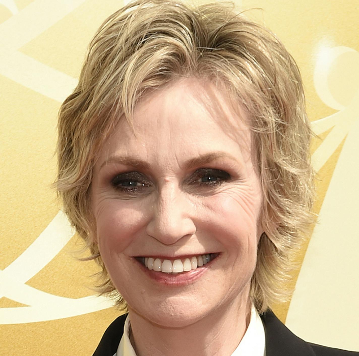 Jane Lynch arrives at the Creative Arts Emmy Awards at the Microsoft Theater on Saturday, Sept. 12, 2015, in Los Angeles. (Photo by Chris Pizzello/Invision/AP) ORG XMIT: MIN2015102614170265