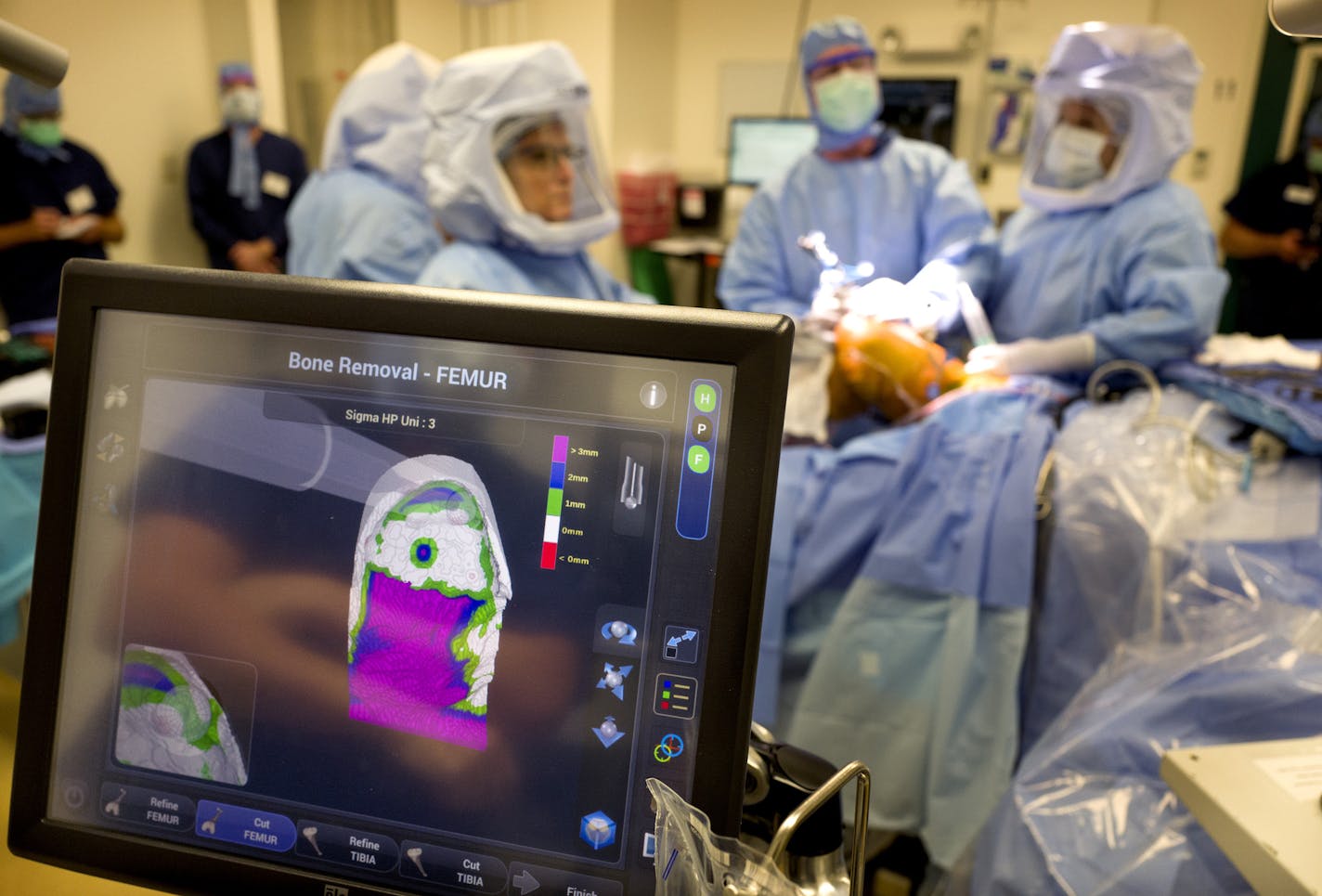 A patient at St. Cloud Surgical Center underwent lateral partial-knee replacement surgery last week using a robotically assisted surgical system sold by a Minnesota-based division of Smith & Nephew.