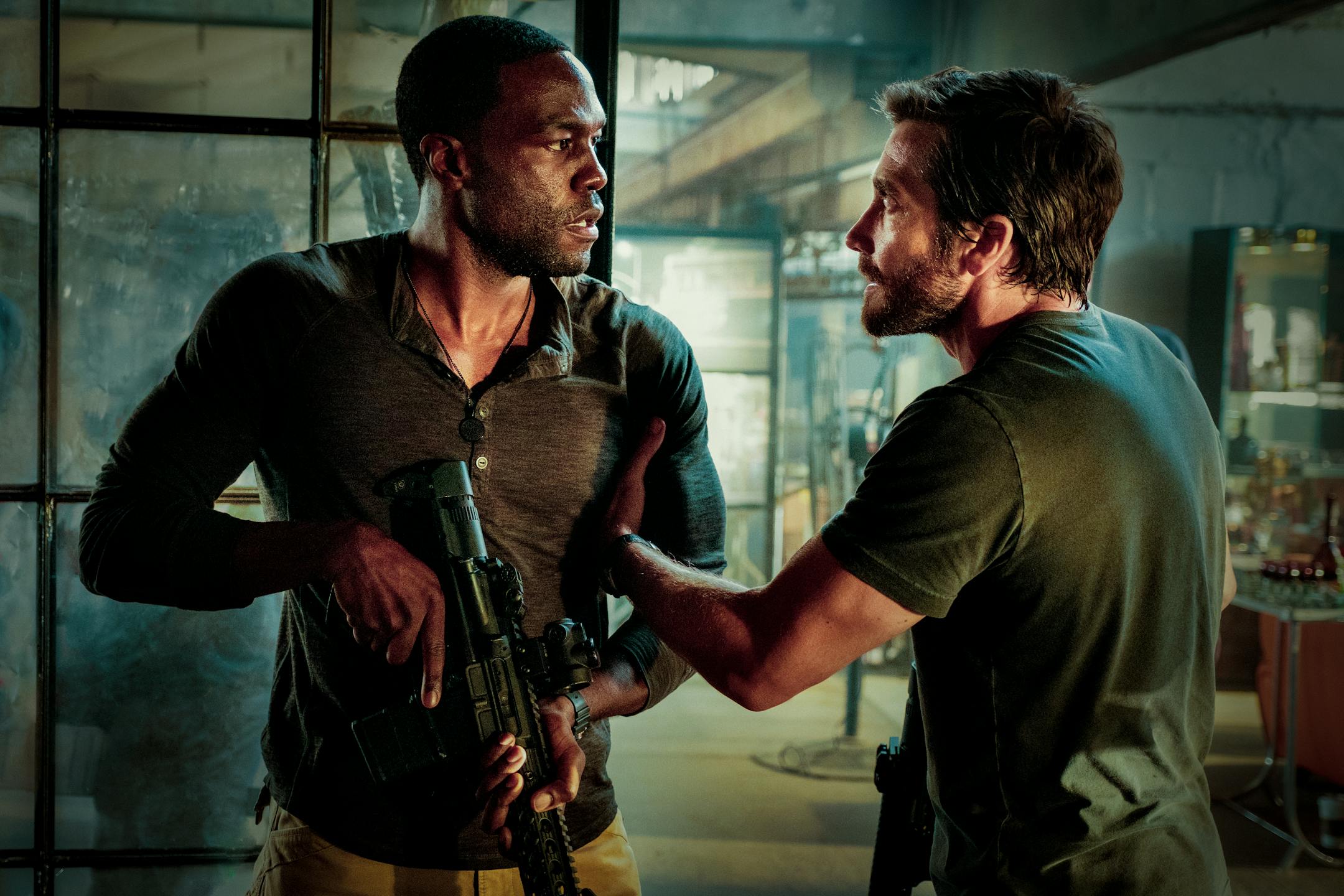 (from left) Will Sharp (Yahya Abdul-Mateen II) and Danny Sharp (Jake Gyllenhaal) in Ambulance, directed by Michael Bay.