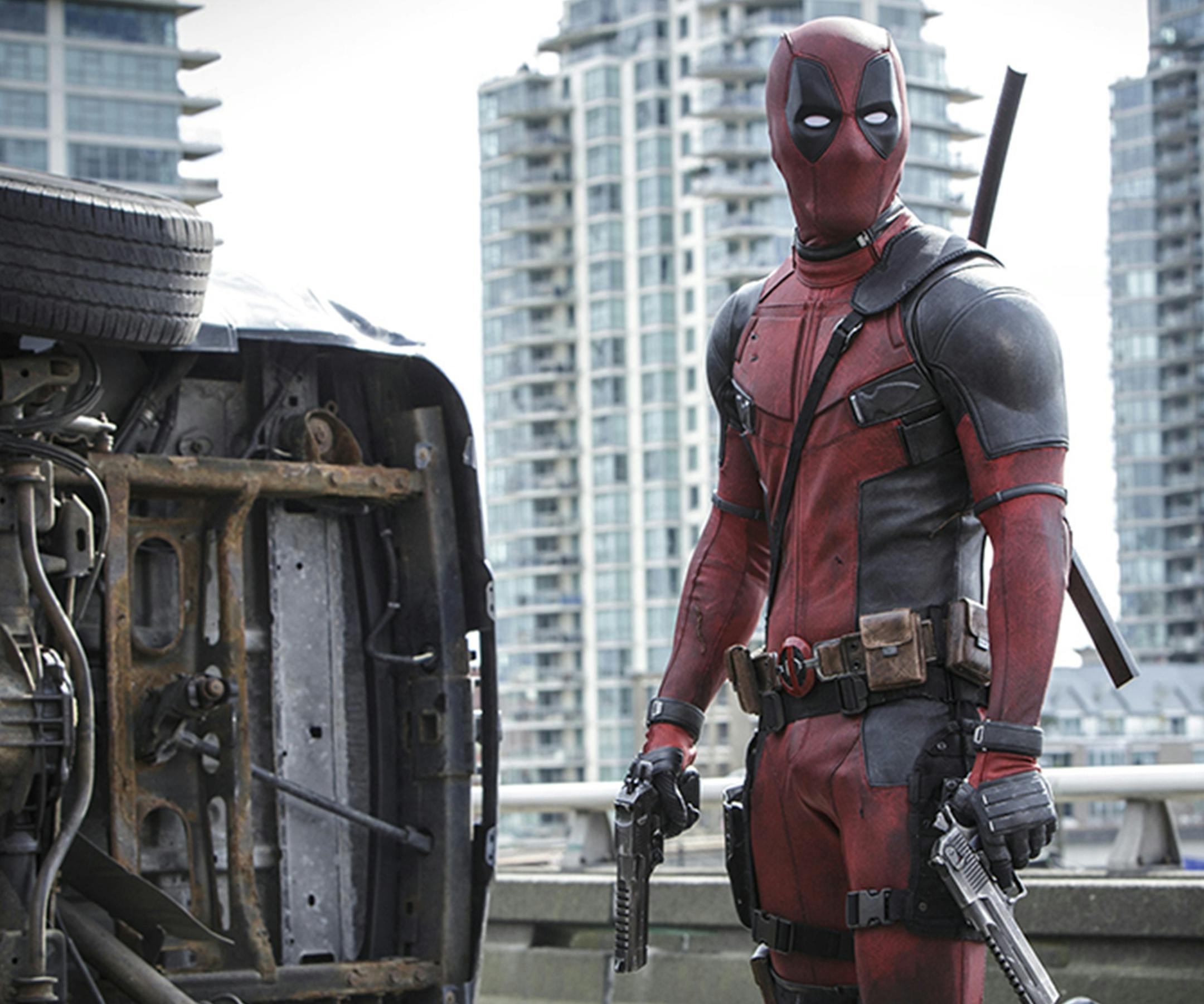 Ryan Reynolds is Marvel Comics' most unconventional anti-hero, Deadpool. (Joe Lederer/20th Century Fox/TNS) ORG XMIT: 1180445