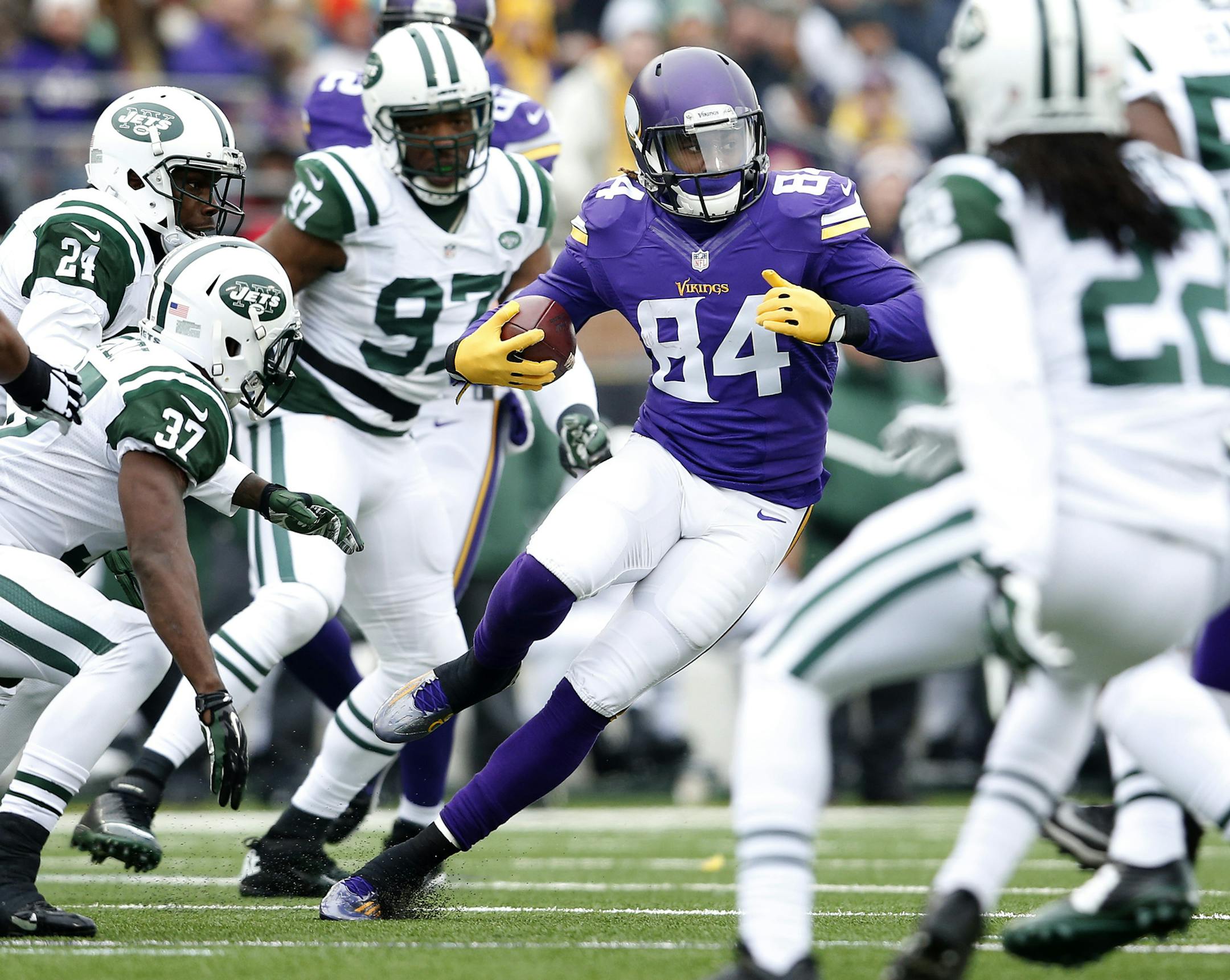Vikings receiver Cordarrelle Patterson (84) during a play in the second quarter. ] CARLOS GONZALEZ cgonzalez@startribune.com - December 7, 2014 &#xf1; Minneapolis, Minn., TCF Bank Stadium, NFL, Minnesota Vikings vs. New York Jets ORG XMIT: MIN1412071652390042