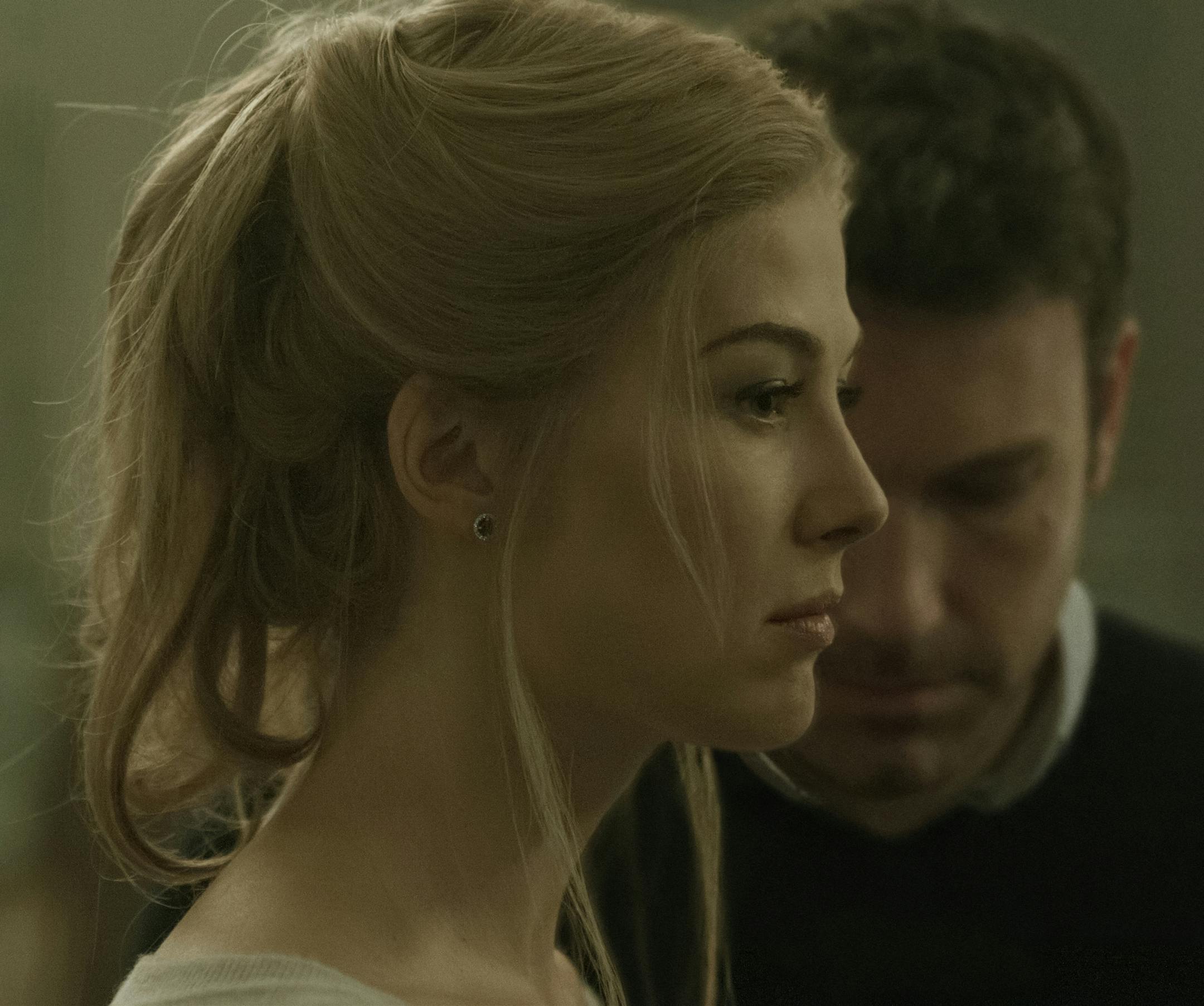 Rosamund Pike and Ben Affleck in "Gone Girl."