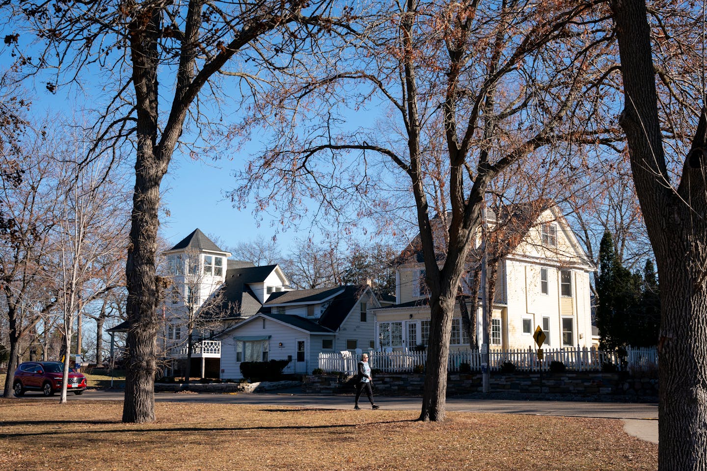 Battling everlarger houses, Excelsior seeks stricter zoning rules to