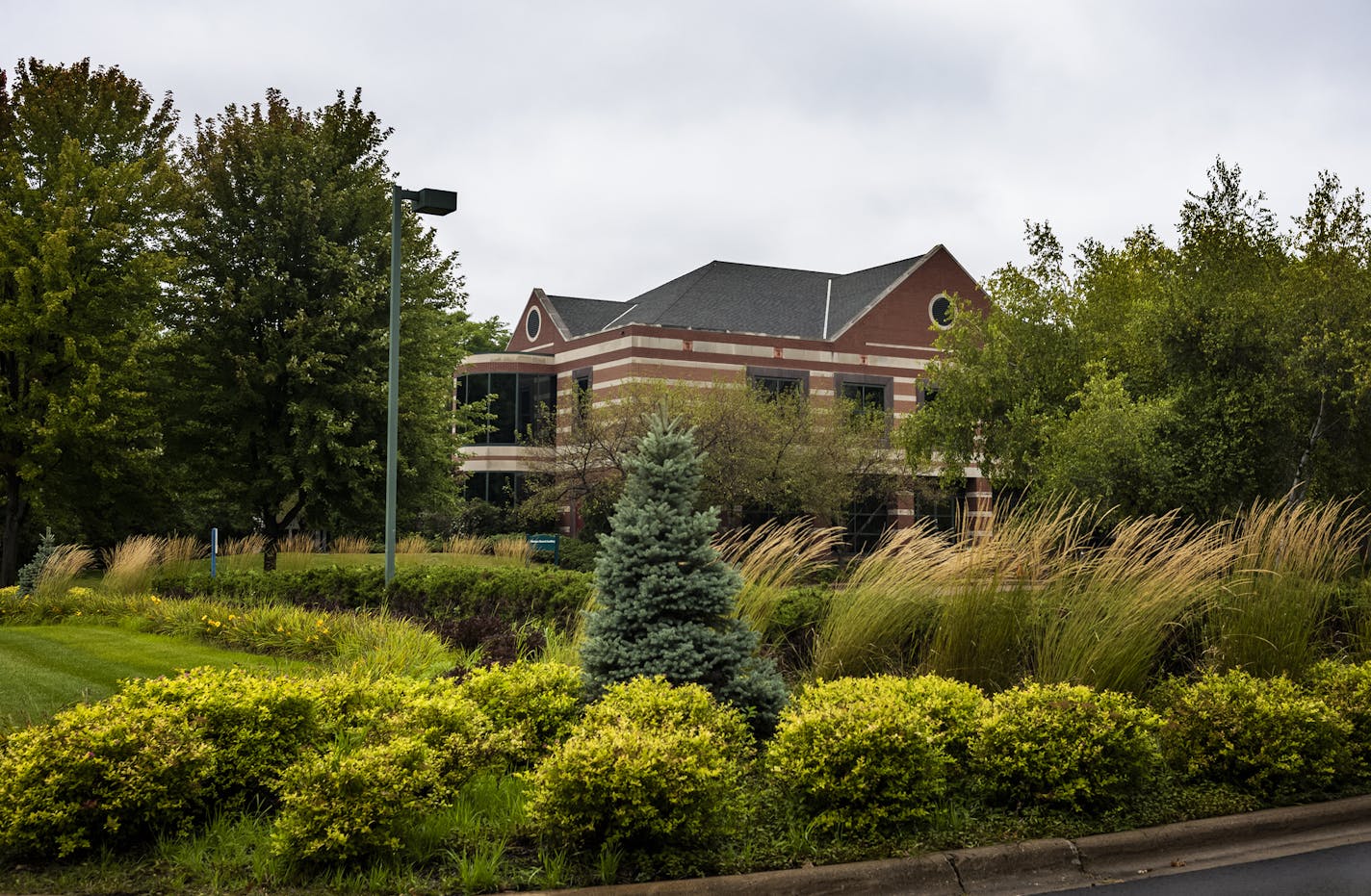 The University of Minnesota is proposing to buy the Shriner's Hospital on the bluffs of the Mississippi in Minneapolis for $22.5 million. The U intends to put a new institute for pediatric brain health in the facility, since it was designed by the Shriners to serve kids with disabilities and their families. The U will then spend up to $33 million more to renovate the facility to its needs.] RICHARD TSONG-TAATARII • richard.tsong-taatarii@startribune.com