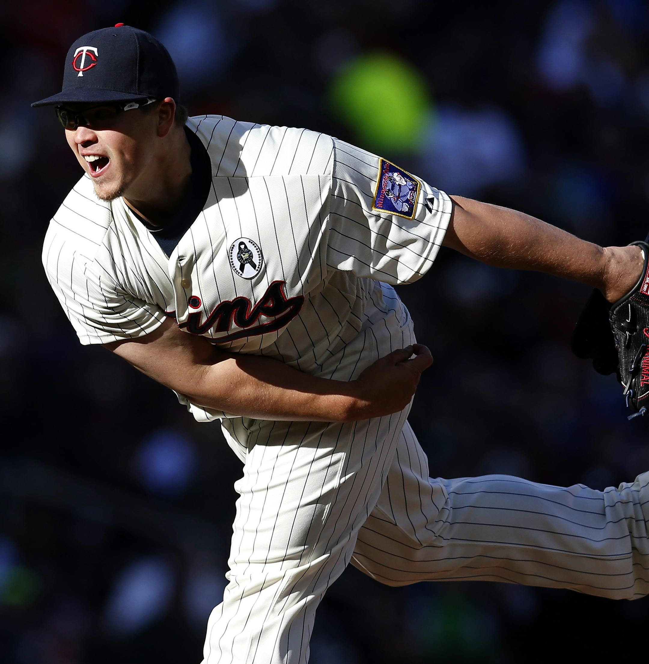 Vance Worley didn’t appear to be too bothered by temperatures that dipped below freezing on Monday, pitching without sleeves on Opening Day against the Tigers. The Twins newcomer took the loss after giving up three runs in the first two innings.