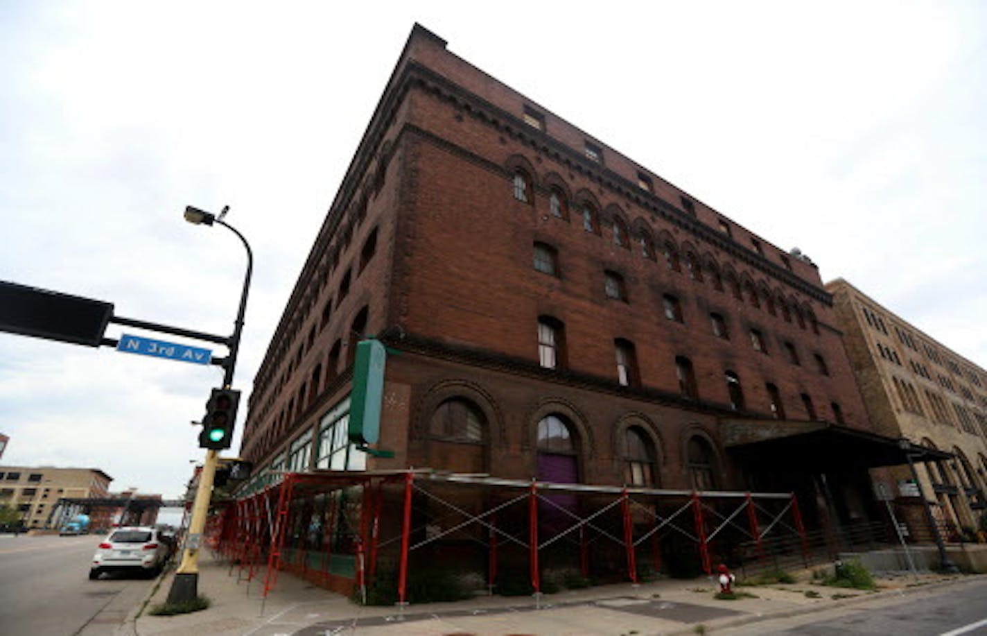 The Jackson building on the corner of Washington Ave. and Third Ave. N. will be developed into a hotel. ] (KYNDELL HARKNESS/STAR TRIBUNE) kyndell.harkness@startribune.com The Jackson building in the North Loop area in Minneapolis, Min., Thursday, August, 4, 2014.