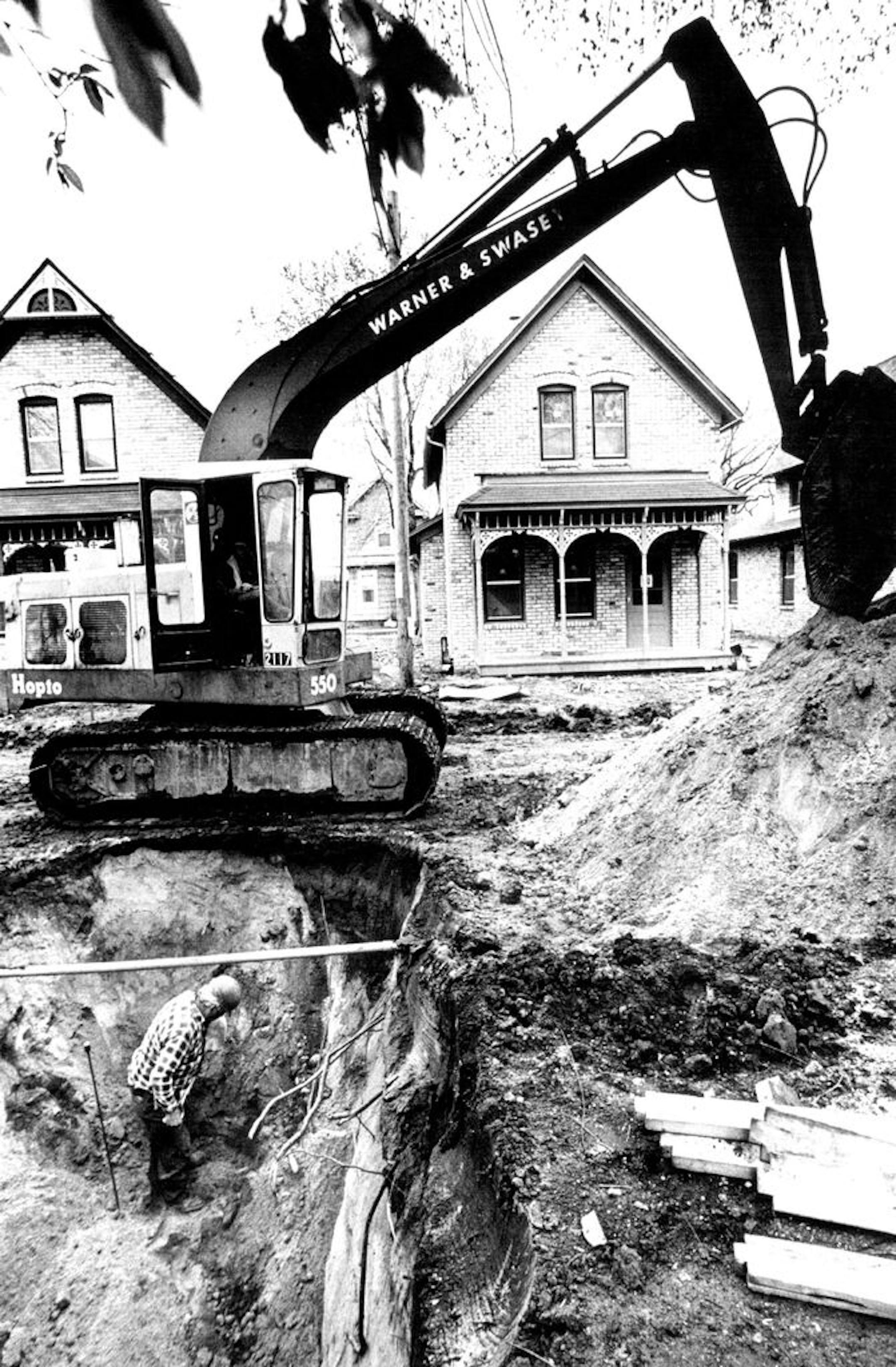April 20, 1977 Milwaukee Avenue & Stauhlin (Pedectrom Mall) Regene Radniecki, Minneapolis Star Tribune
