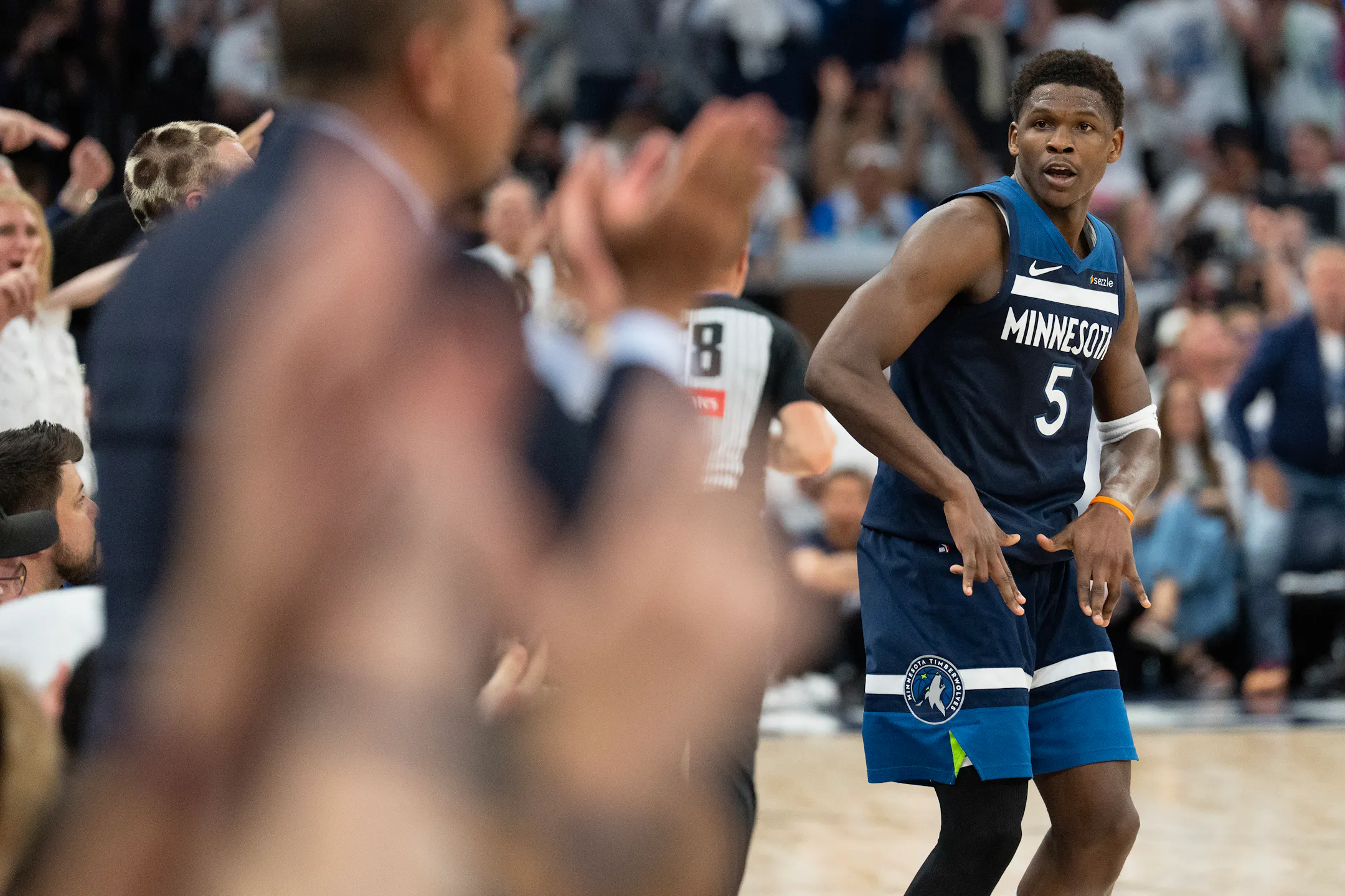 Timberwolves hit home run in Game 3 rout of Thunder