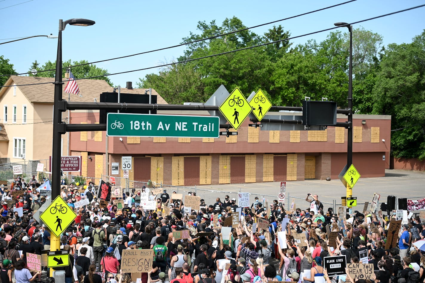 Hundreds gathered outside the Minneapolis Police Union headquarters to protest against its president, Bob Kroll. ]
aaron.lavinsky@startribune.com Protesters took part in a "Bob KKKroll Must Go!" rally against the Minneapolis Police Union and its president outside the union headquarters on Friday, June 12, 2020 in Minneapolis, Minn.