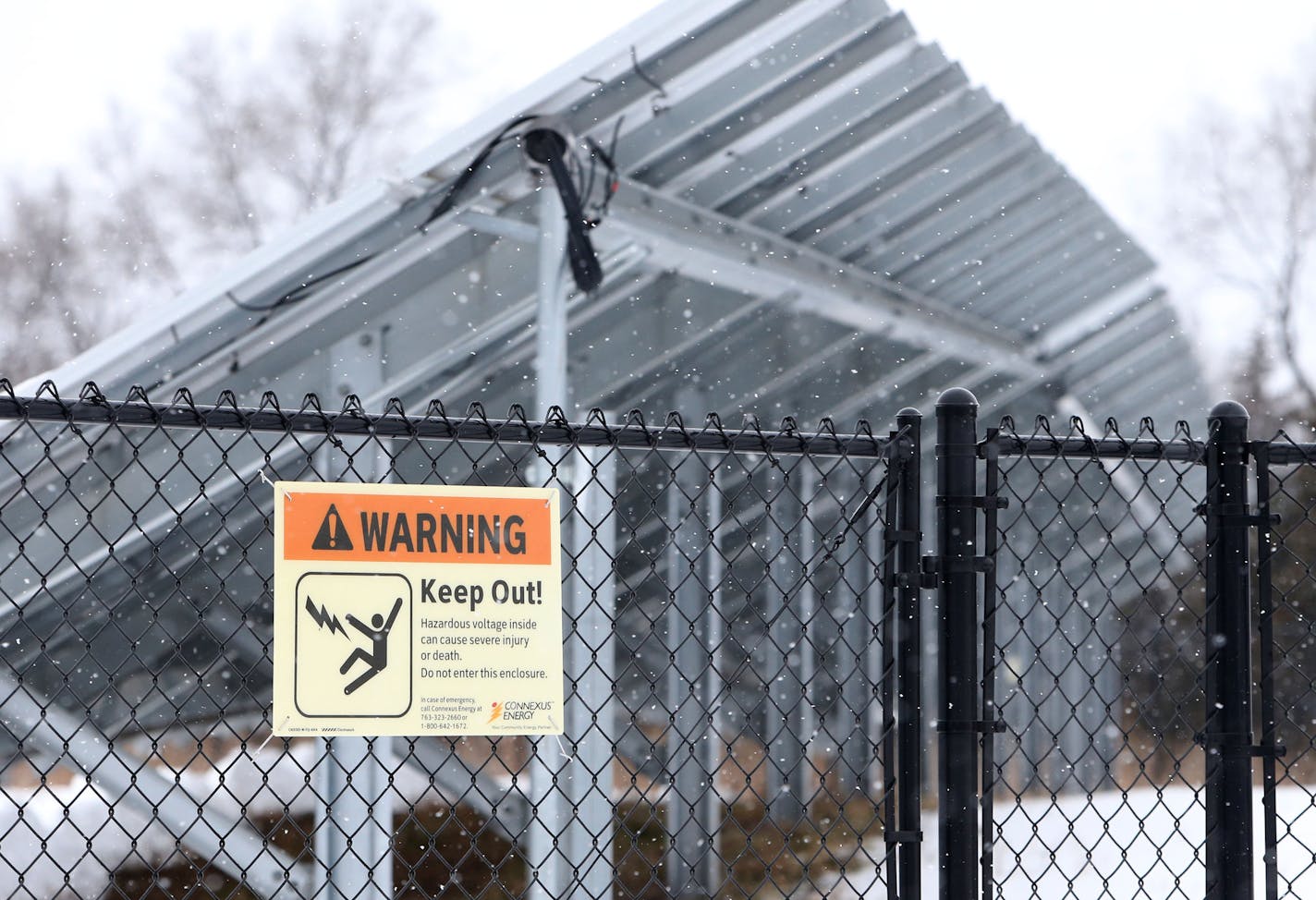 Solar panels in Connexus Energy's solar garden Friday, Jan.8, 2015, in Ramsey, MN.](DAVID JOLES/STARTRIBUNE)djoles@startribune.com Minnesota's largest shared solar power project built at Connexus Energy's headquarters in 2014 finally sold out this week, two months after the cooperative began offering a payment plan with no up front cost. The utility's experience shows that customers want solar, but don't want to make a large initial investment. These kinds of projects, called community solar gar