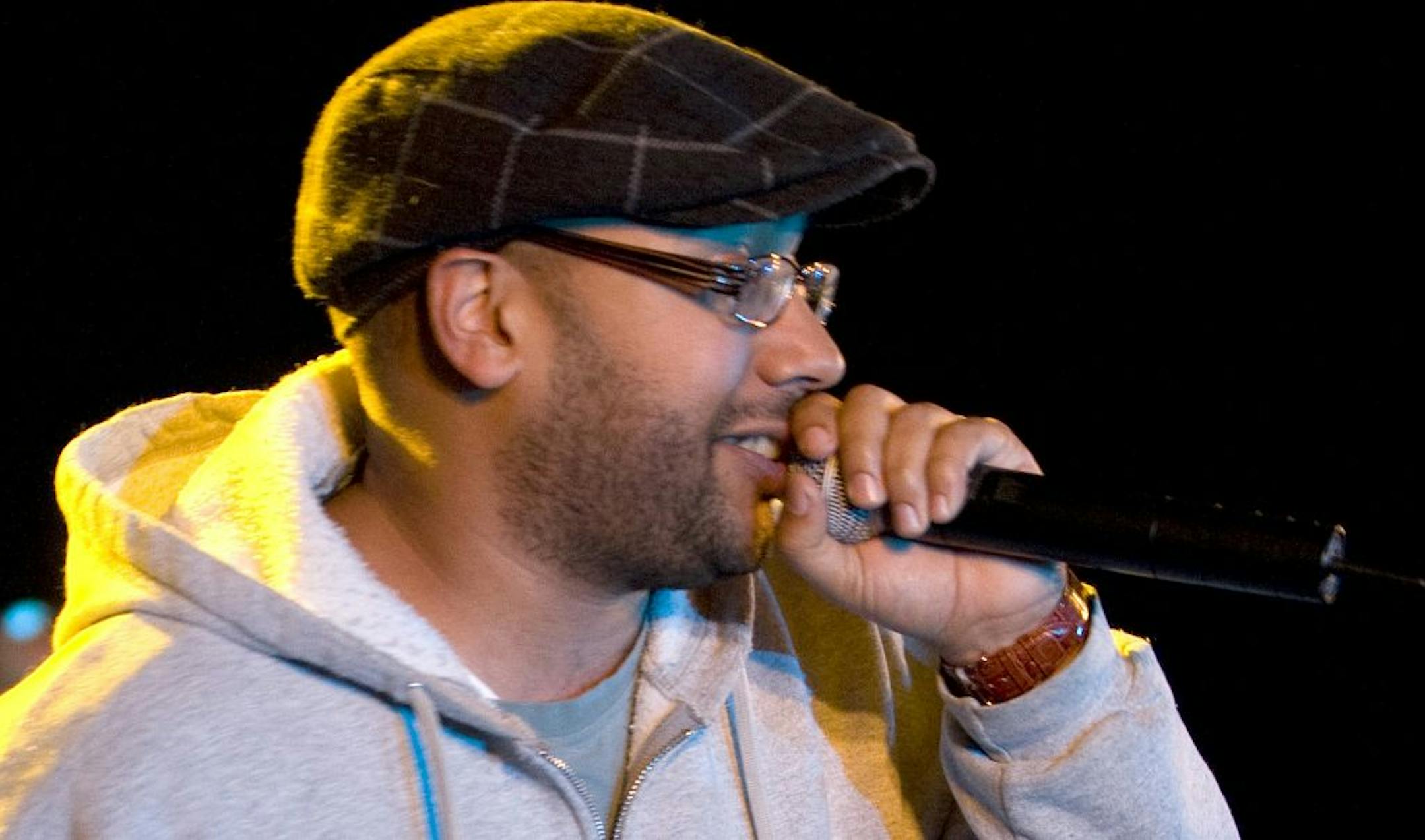 TOM WALLACE � twallace2@startribune.com Assign#00005515A Slug: Heiruspecs11xx November 7, 2008 Heiruspecs will have a CD release party this month and finding playing closer to home a much better option these days. The Band played a private party at St. Thomas last Friday night.[Heiuspecs, Chris "Felix" Wilbourn main vocals.