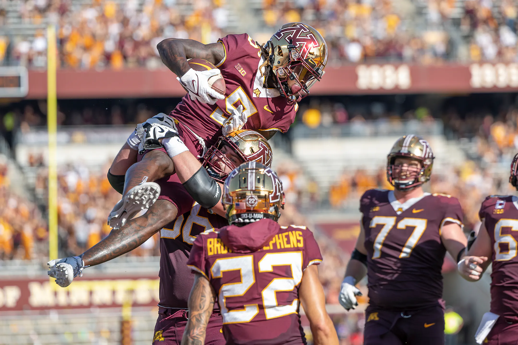 Autman Gophers steamroll Colorado 49-7 but lose receiver Chris Autman-Bell to ...