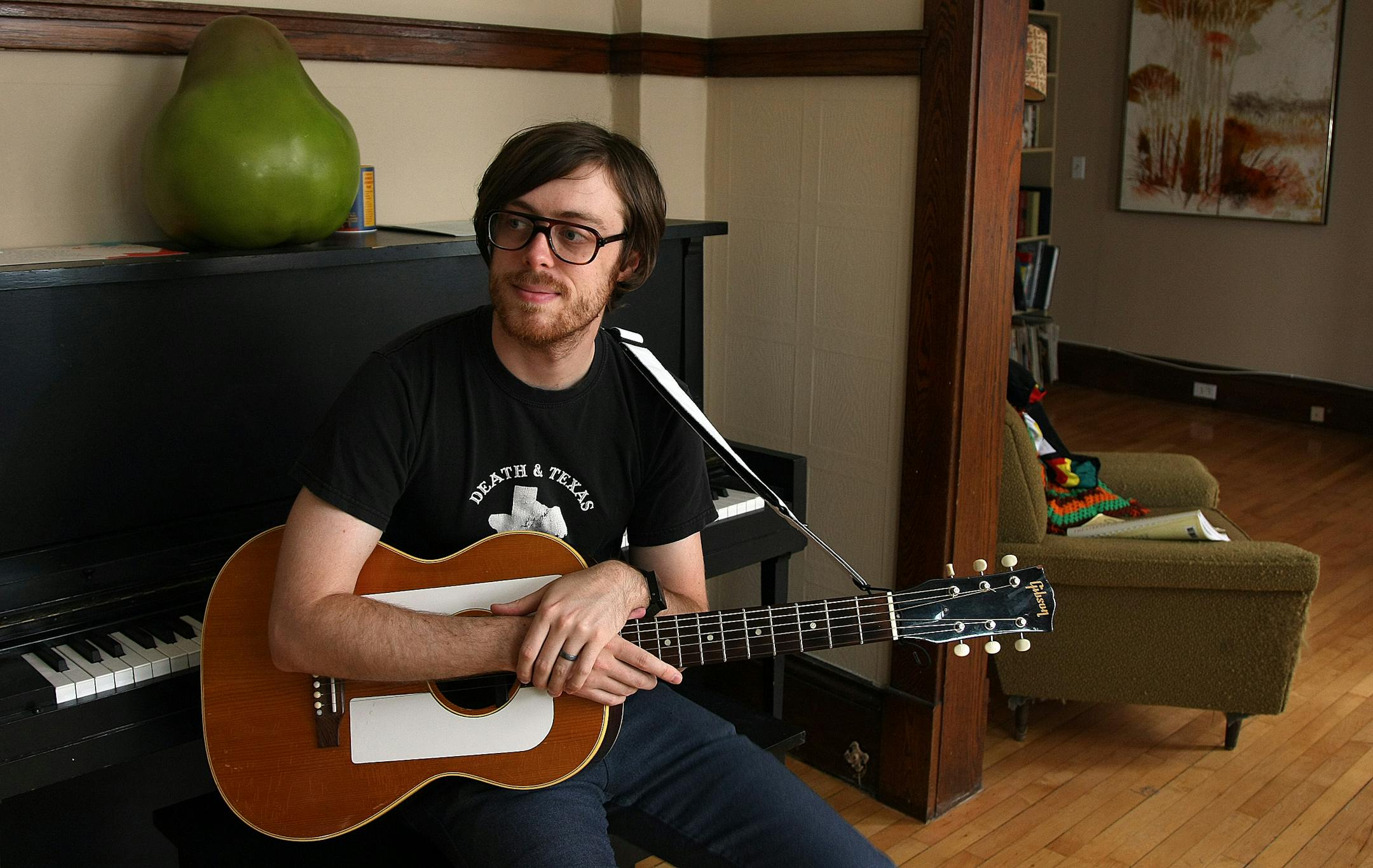 TOM WALLACE � twallace@startribune.comAssign: #00004799A slug: loc0919 September 10, 2008Singer/songwriter Jeremy Messersmith has composed a love letter to living in the Twin Cities, a Dan Wilson-produced album called "The Silver City," featuring songs such as "Franklin Avenue," "Light Rail" and a cover of the Replacements' "Skyway."