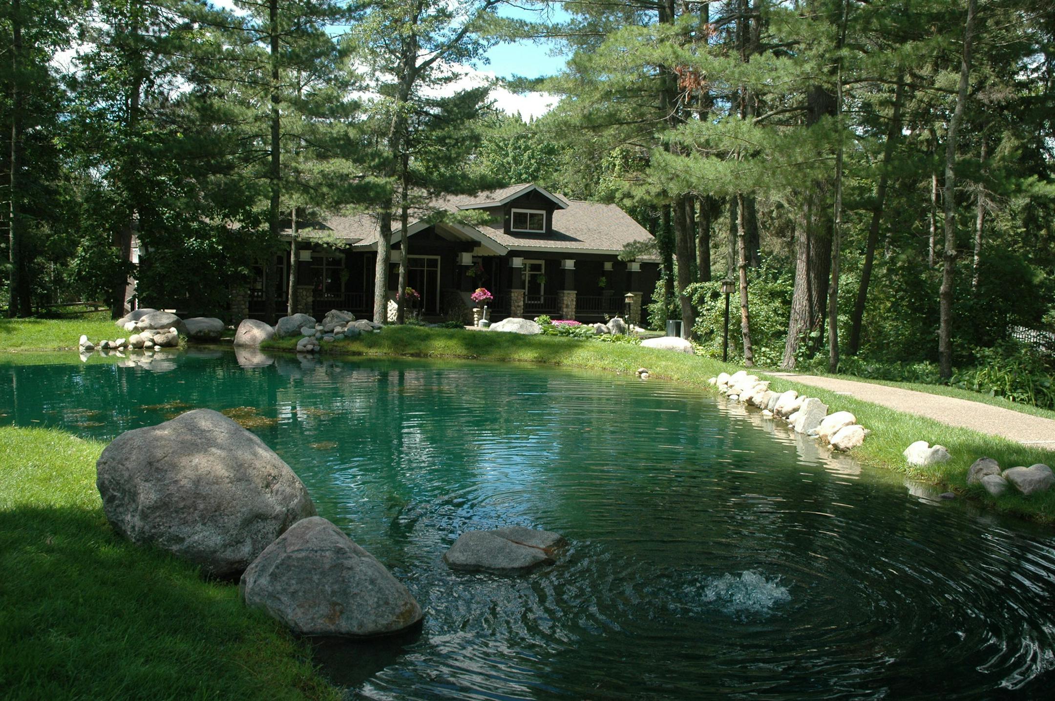 JIM BUCHTA jim.buchta@startribune.com NISSWA - July 23, 2010 Grand View Resort on Gull Lake. IN THIS PHOTO:] The new Glacial Waters Spa at Grand View. bestmn2012 ORG XMIT: MIN2014050809543618