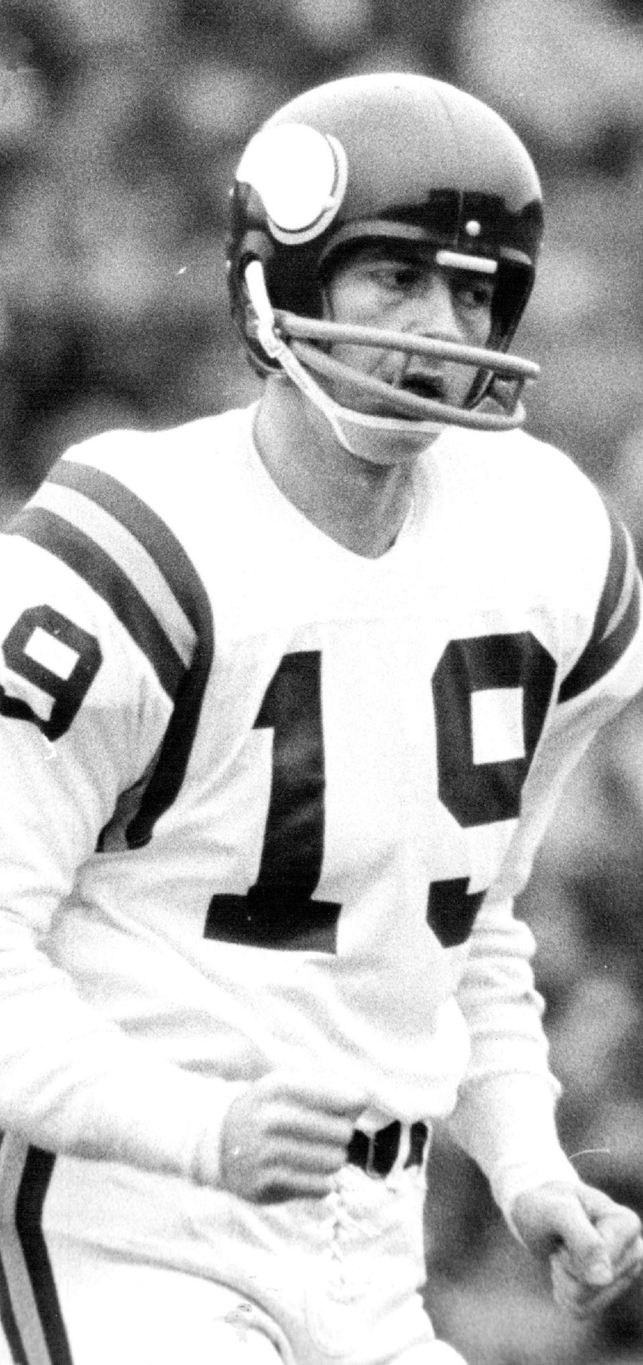 December 28, 1977 VIKING QUARTERBACK BOB LEE Just another guy on the field December 19, 1971 September 8, 1994 John Croft, Minneapolis Star Tribune