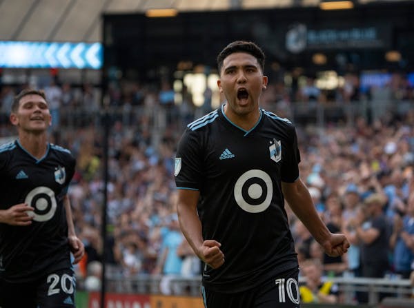Minnesota United midfielder Emanuel Reynoso, right, is among the ten MLS players who will compete in the All-Star skills challenge on Aug. 9.