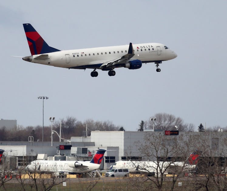 Delta Air Lines hat die Jahresgebühr für seine AmEx-Kreditkarte erhöht, nachdem SkyMiles kürzlich abgelehnt wurde