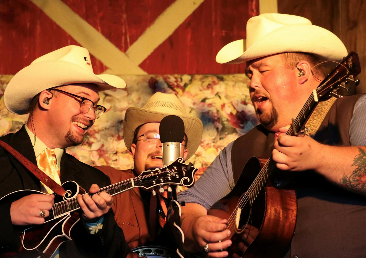 Oronoco's Loy Show Barn features old-time country and bluegrass.